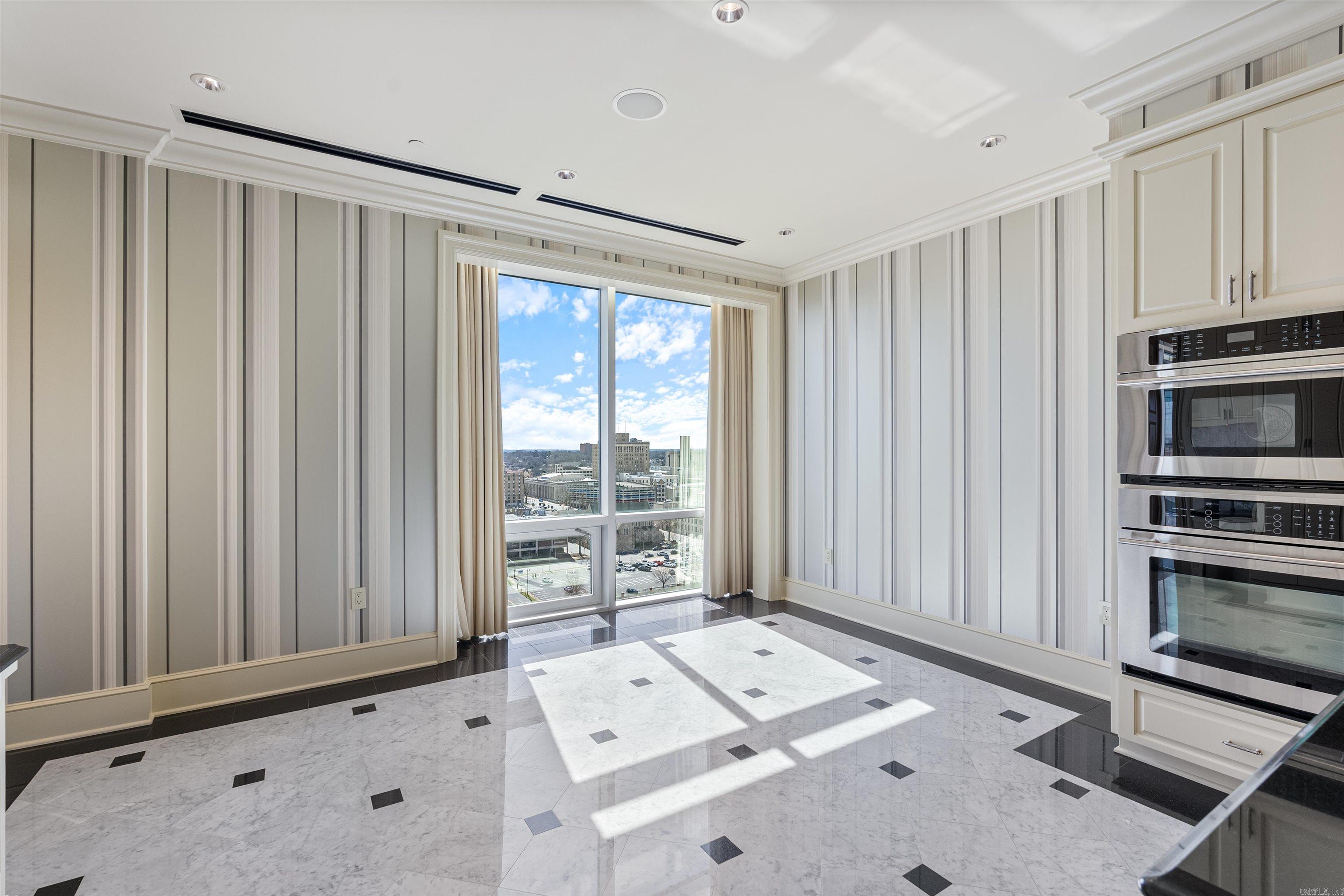 300 THIRD HPR - Residential