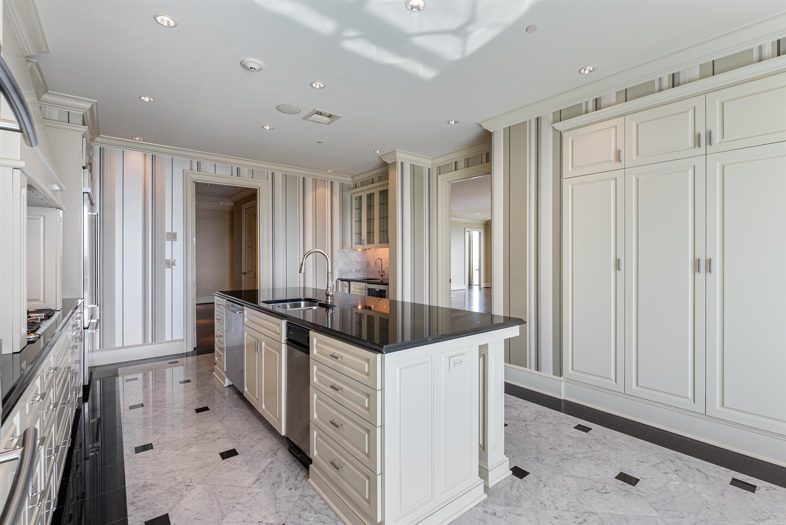 300 THIRD HPR - Residential