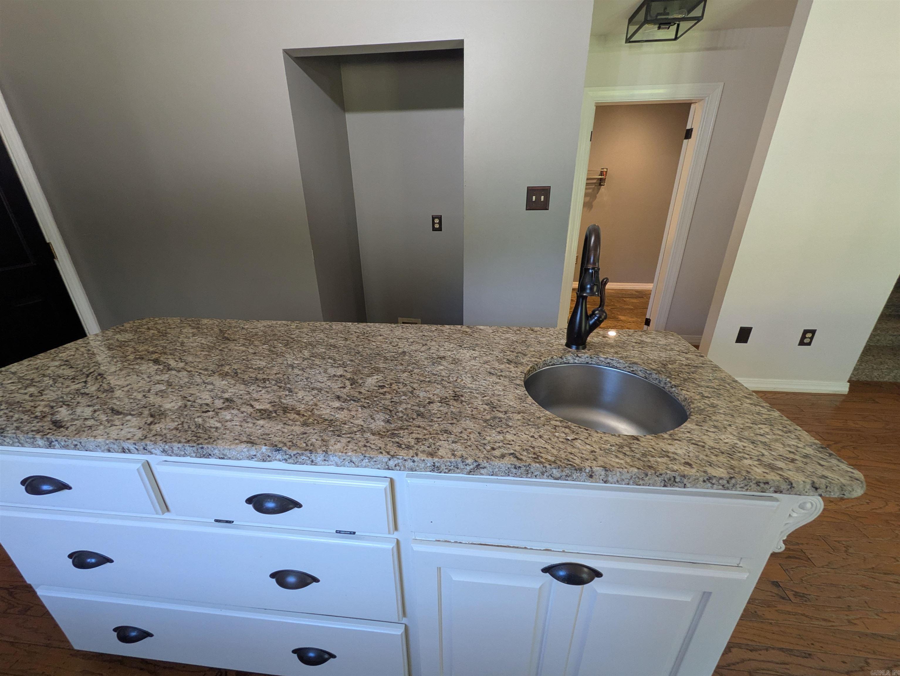 CEDAR HILLS - Residential