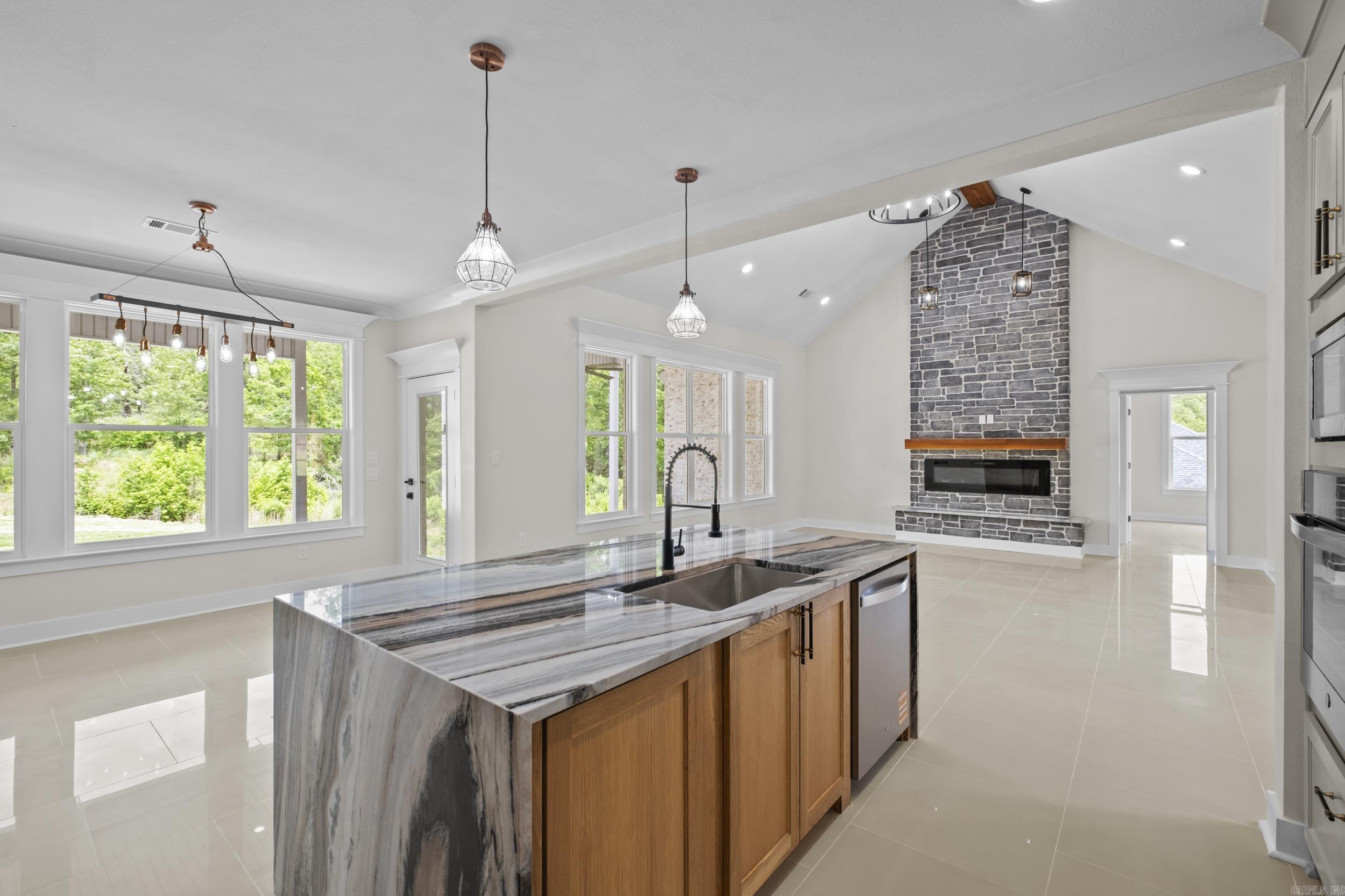 CREEKSIDE ADDN - Residential