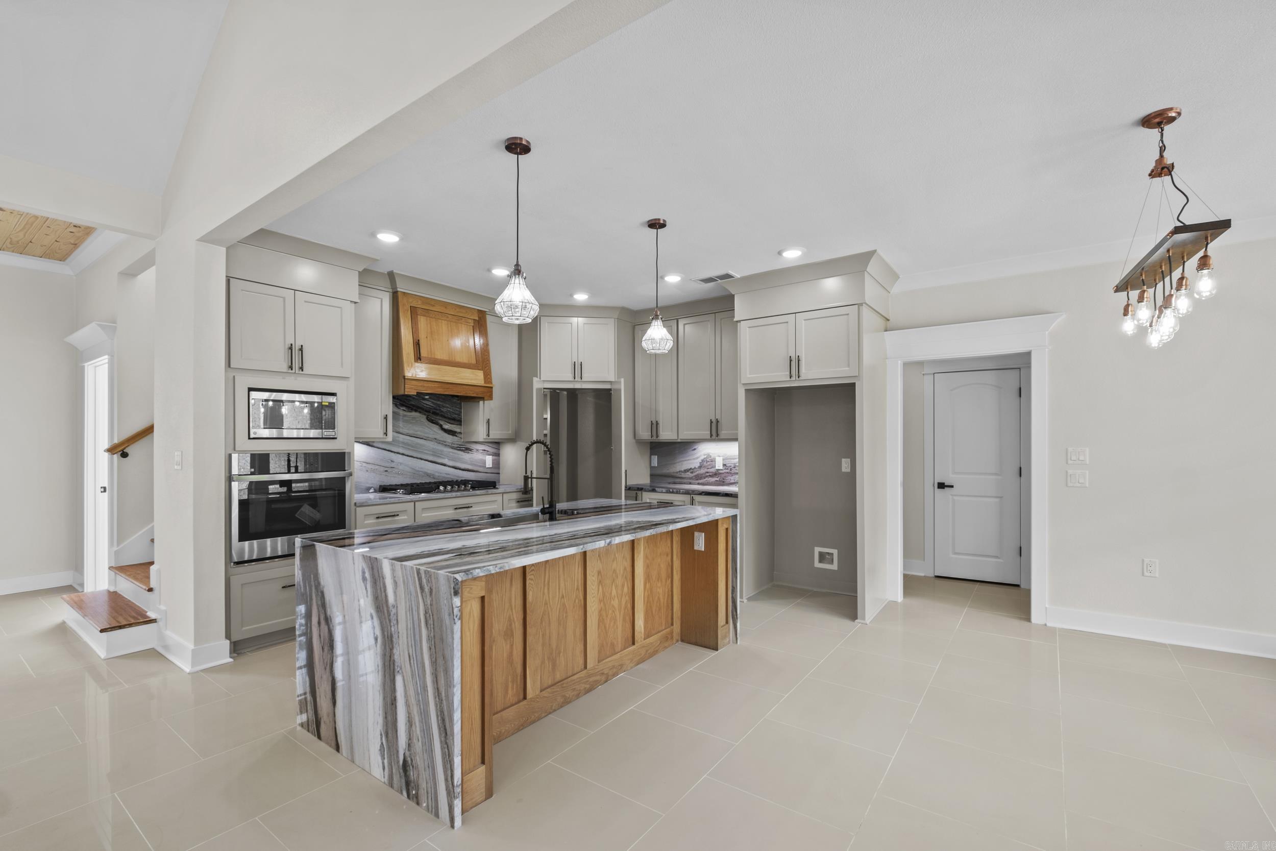 CREEKSIDE ADDN - Residential