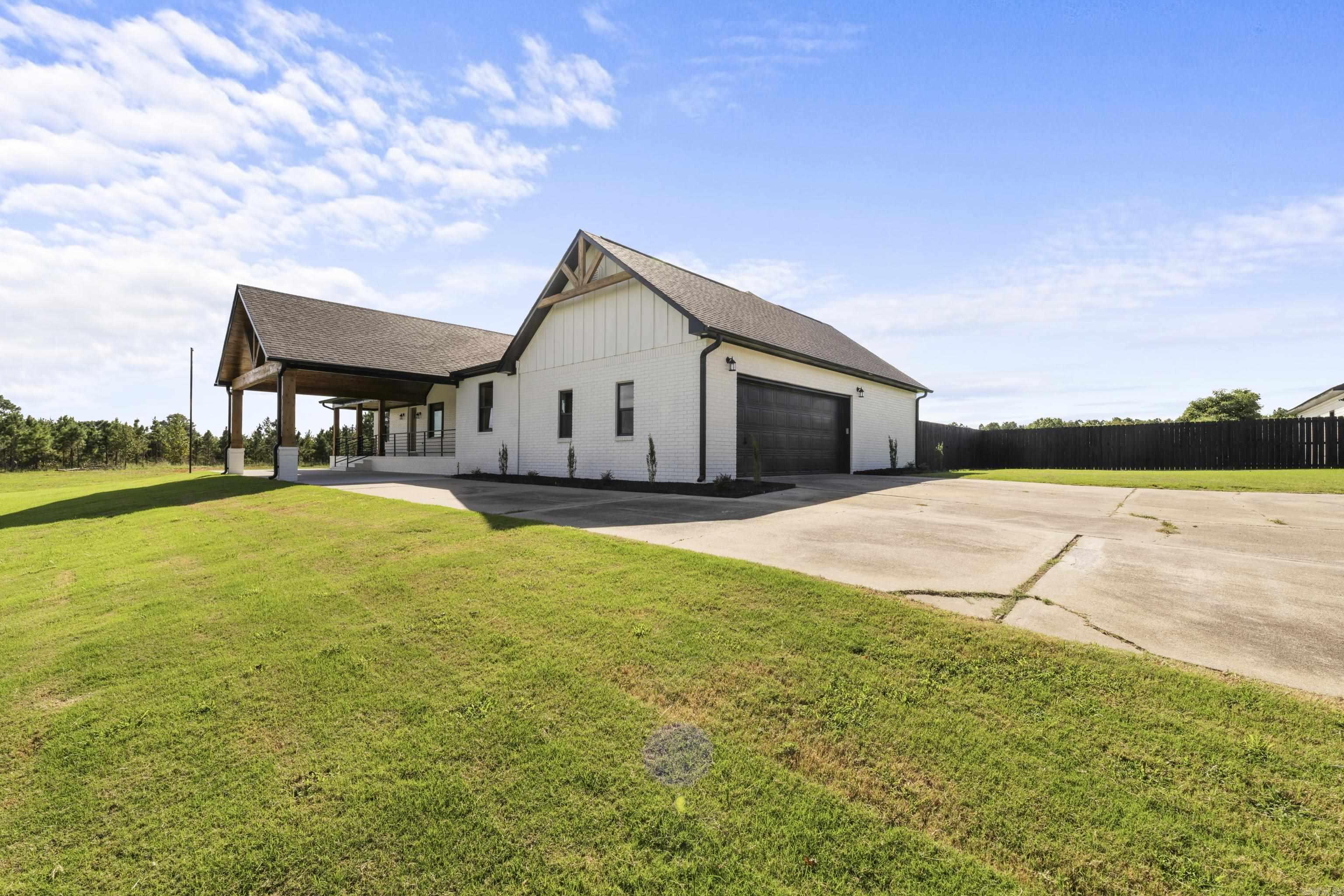 Heber Springs Outside - Residential