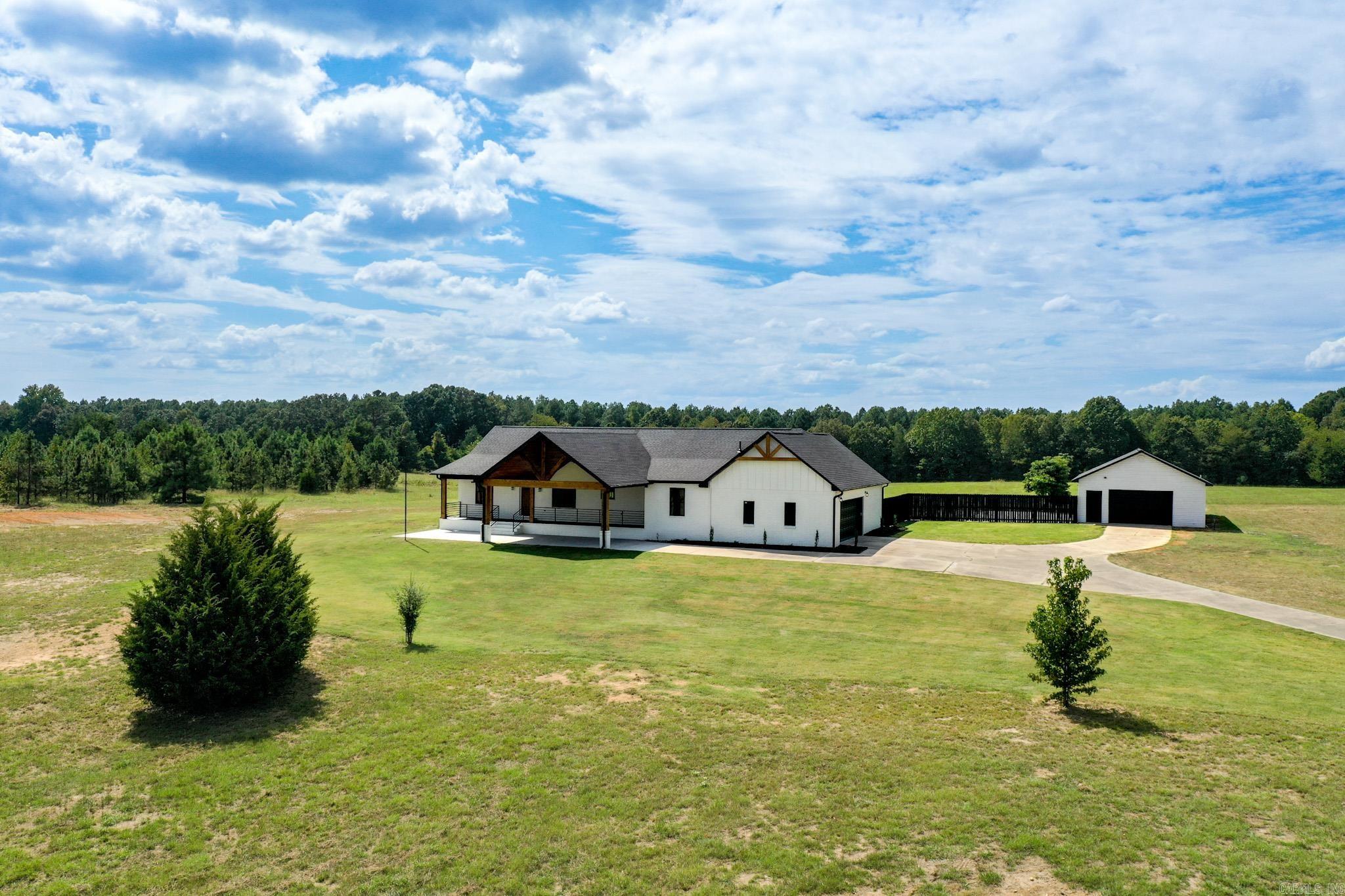 Heber Springs Outside - Residential