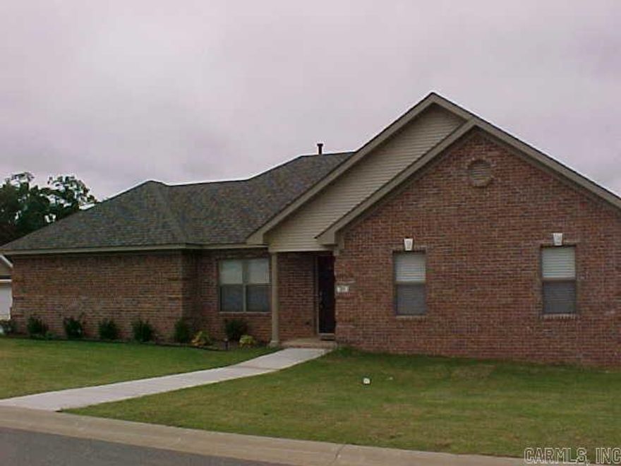 Cute house. Convenient location in Benton school district. Available now.