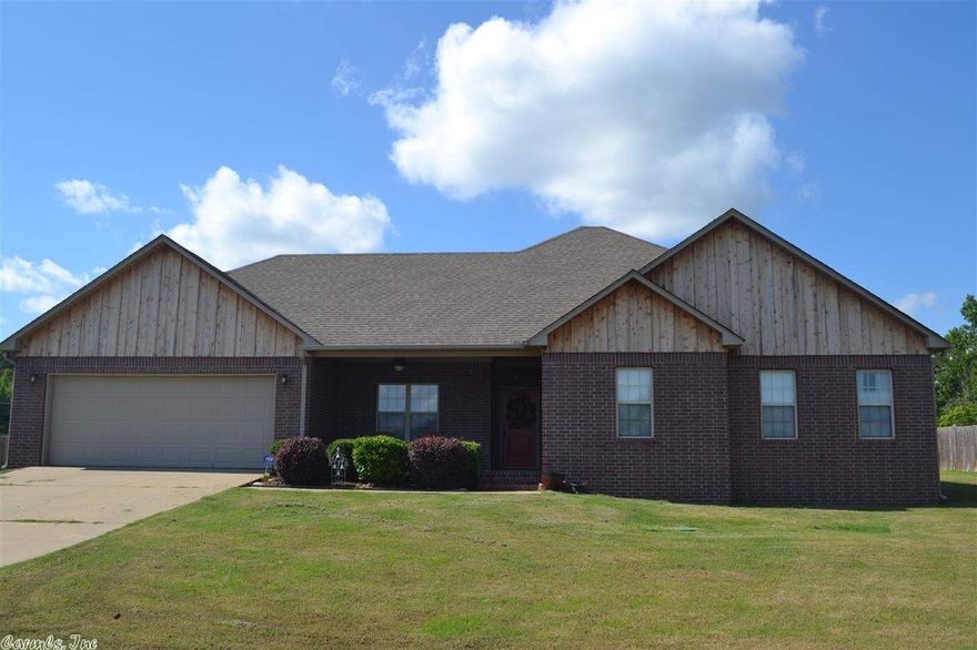 Want Country Living but close to town/freeway? Than this is the one! This home has a lot to offer....Stained concrete floors throughout~Stainless steel appls~Corian countertops in the kitchen~Industrial dbl sized Commercial Refigerator that conveys with the home~Surround sound in the LR~Woodburning fireplace~ Oversized front porch facing the nice lake across the street~This home is in a Lake Community that features private boat launch, picnic pavilion, fishing & The Historic Old Conway Iron Bridge!