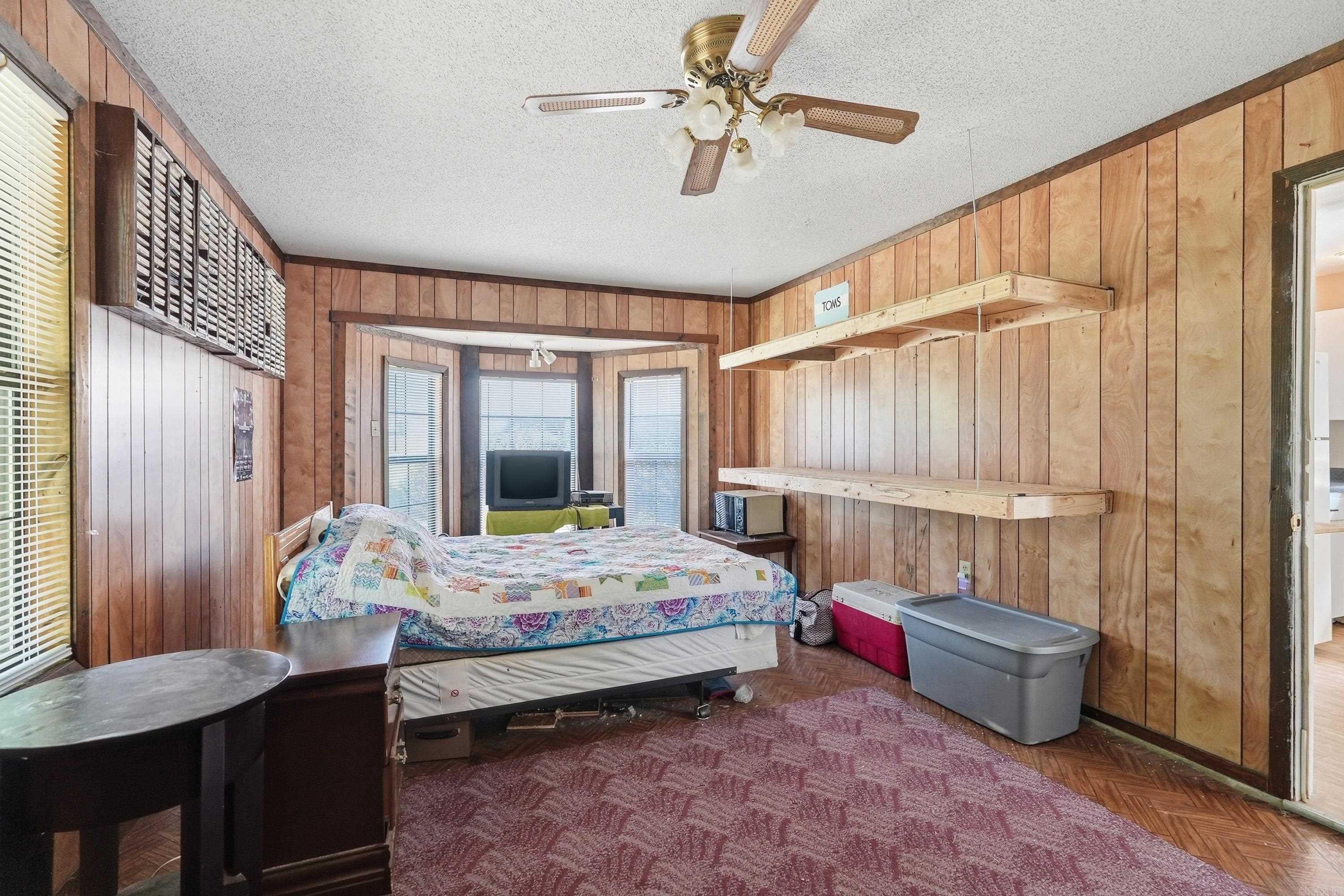 EASTWOOD ACRES - Residential