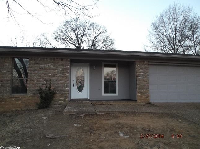 This is a Freddiemac first look property, as a first look property a homeowner occupant will receive first purchase opportunity. This opportunity will exist for 20 days and will expire 01/06/2014. This is an excellent property in a good neighborhood that has been upgraded. This three bedroom, two bath home has a large rear yard with a fireplace with a great kitchen and a two car garage.