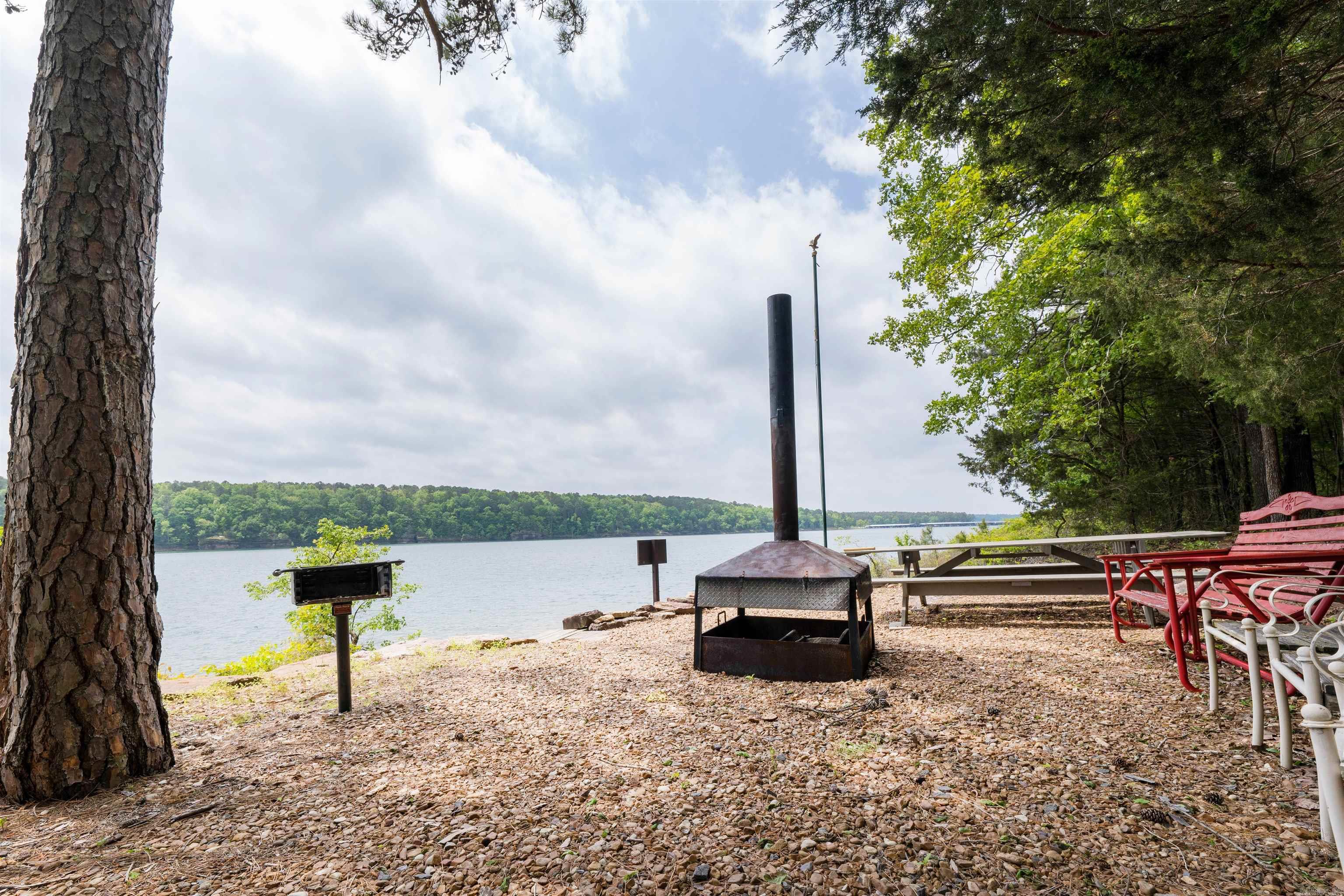 BELMONT ACRES - LAKE - Residential