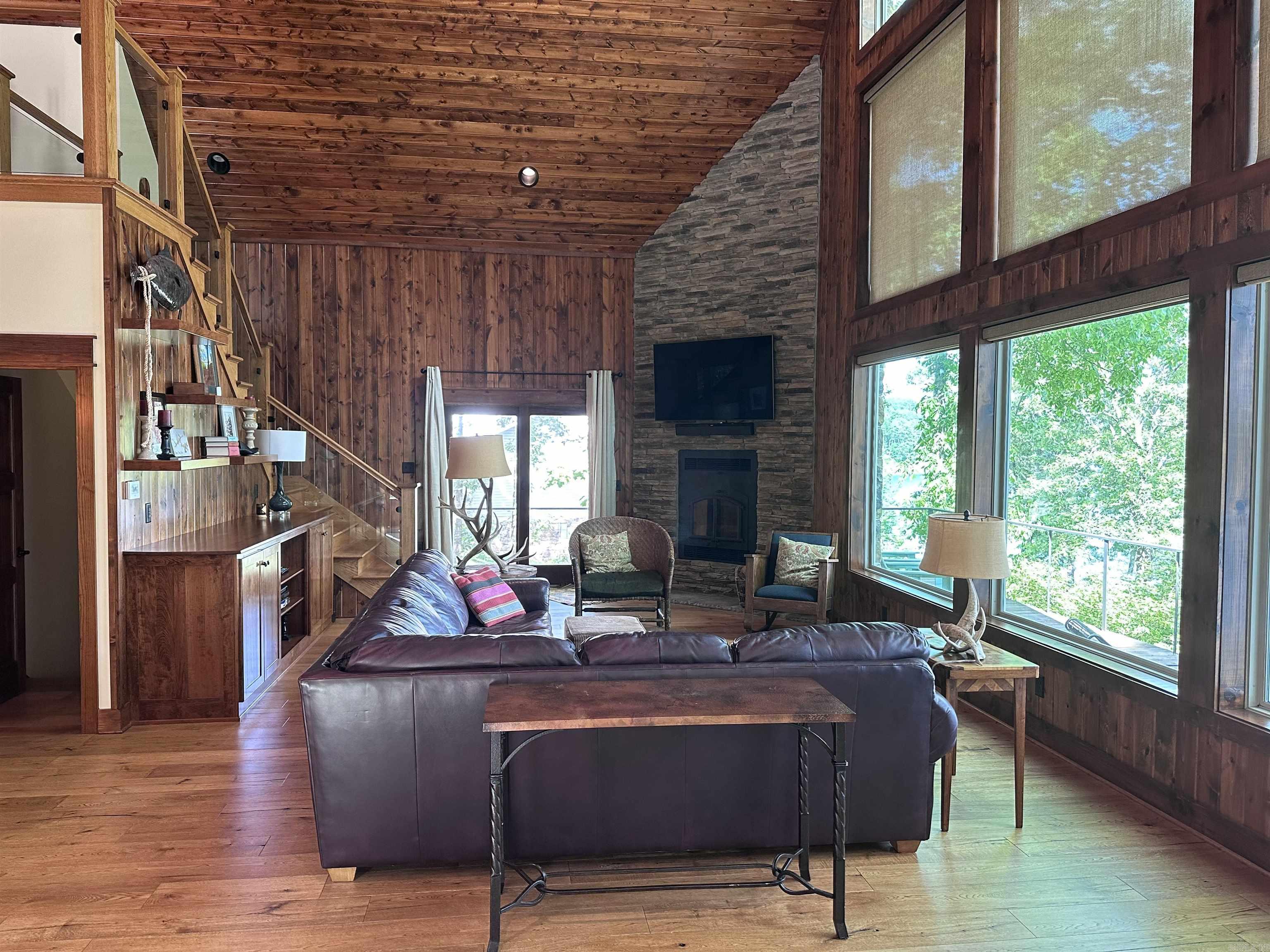 BELMONT ACRES - LAKE - Residential