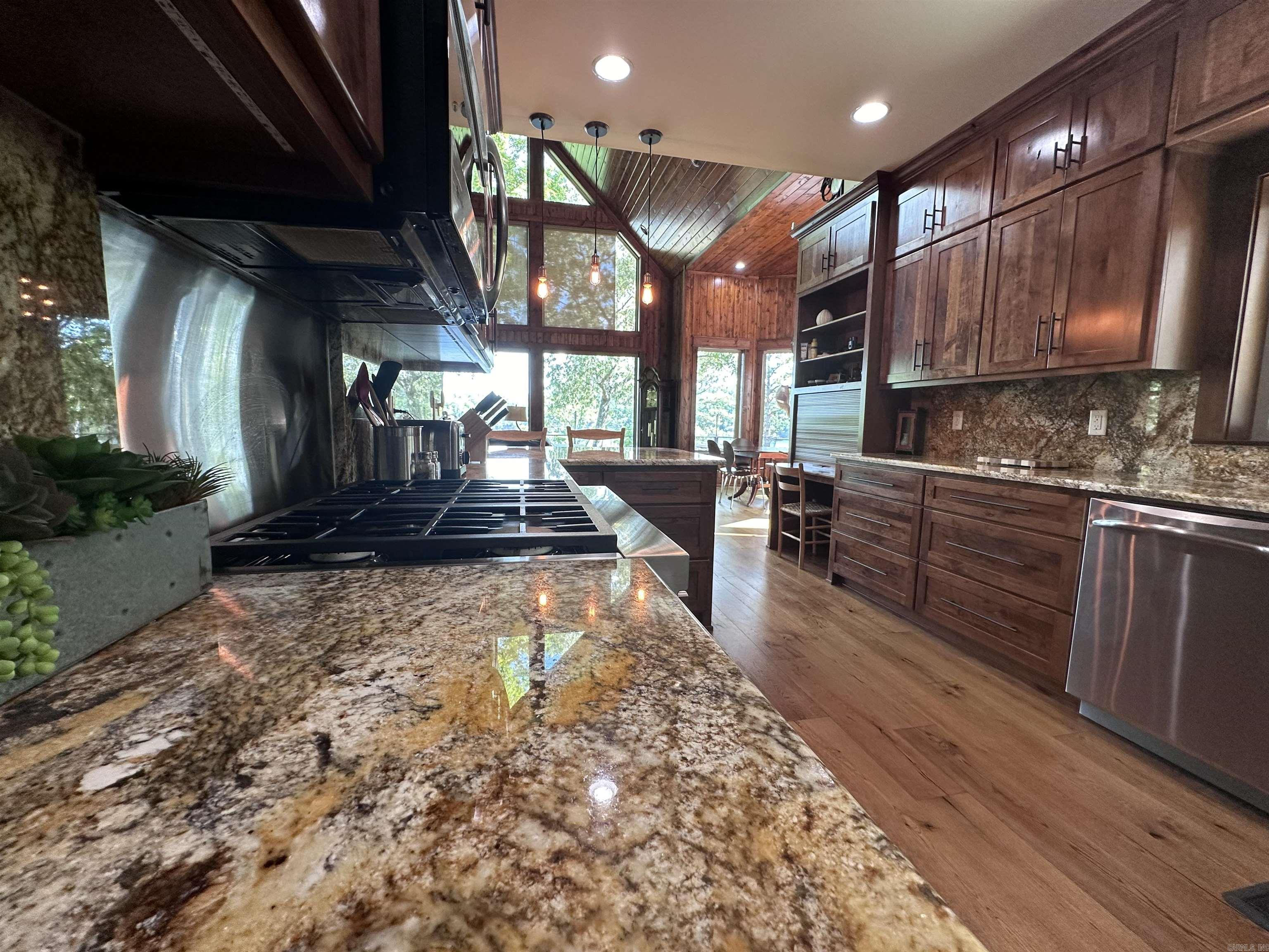 BELMONT ACRES - LAKE - Residential