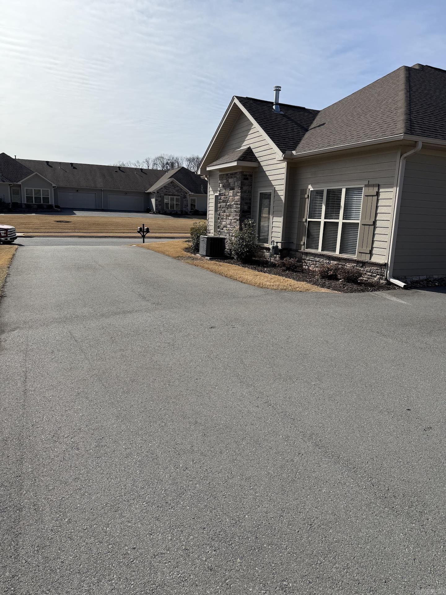 MOUNTAIN TERRACE ESTATES TOWNHOM - Residential