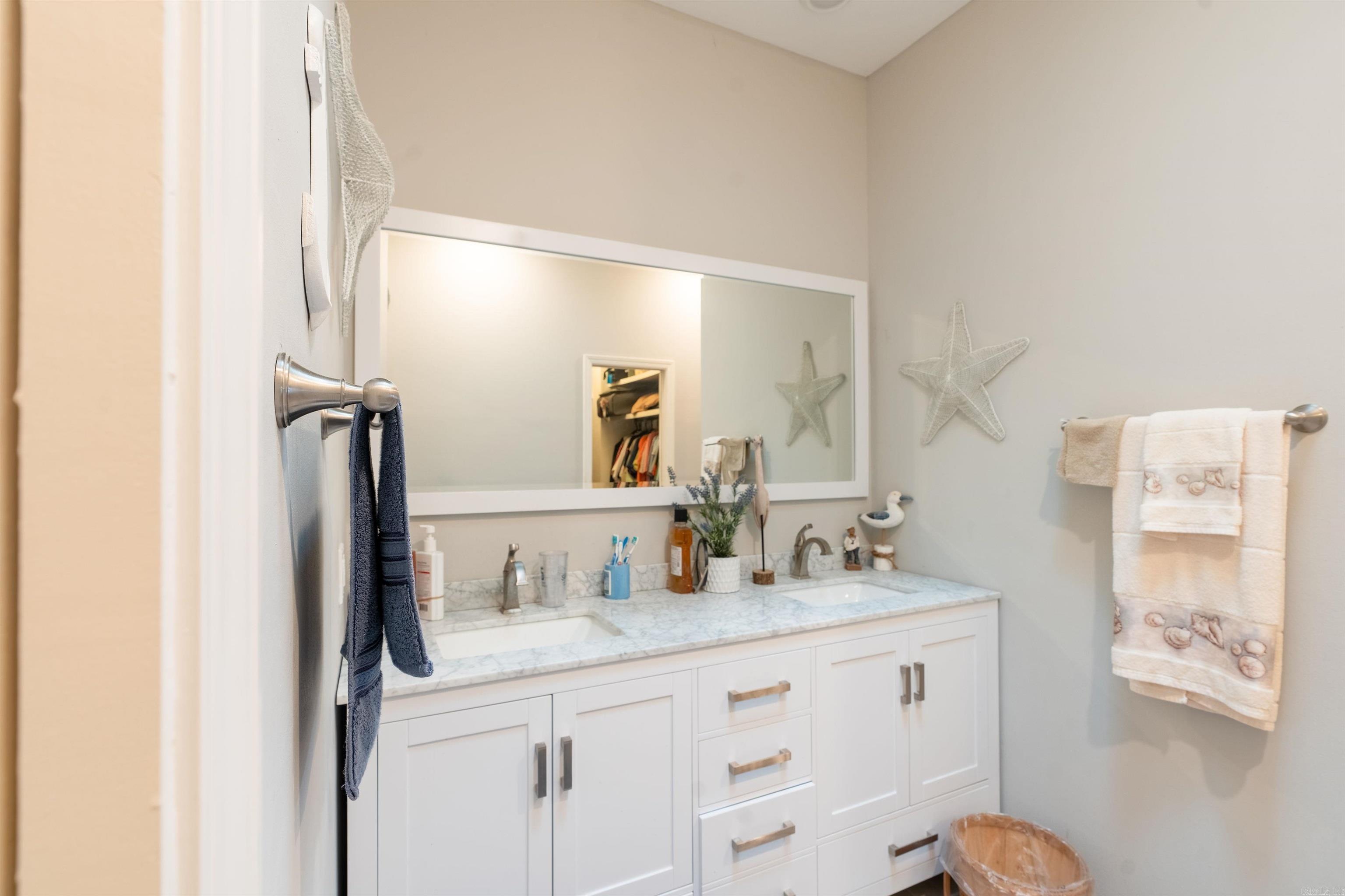 RIVIERA COVE - LAKE - Residential