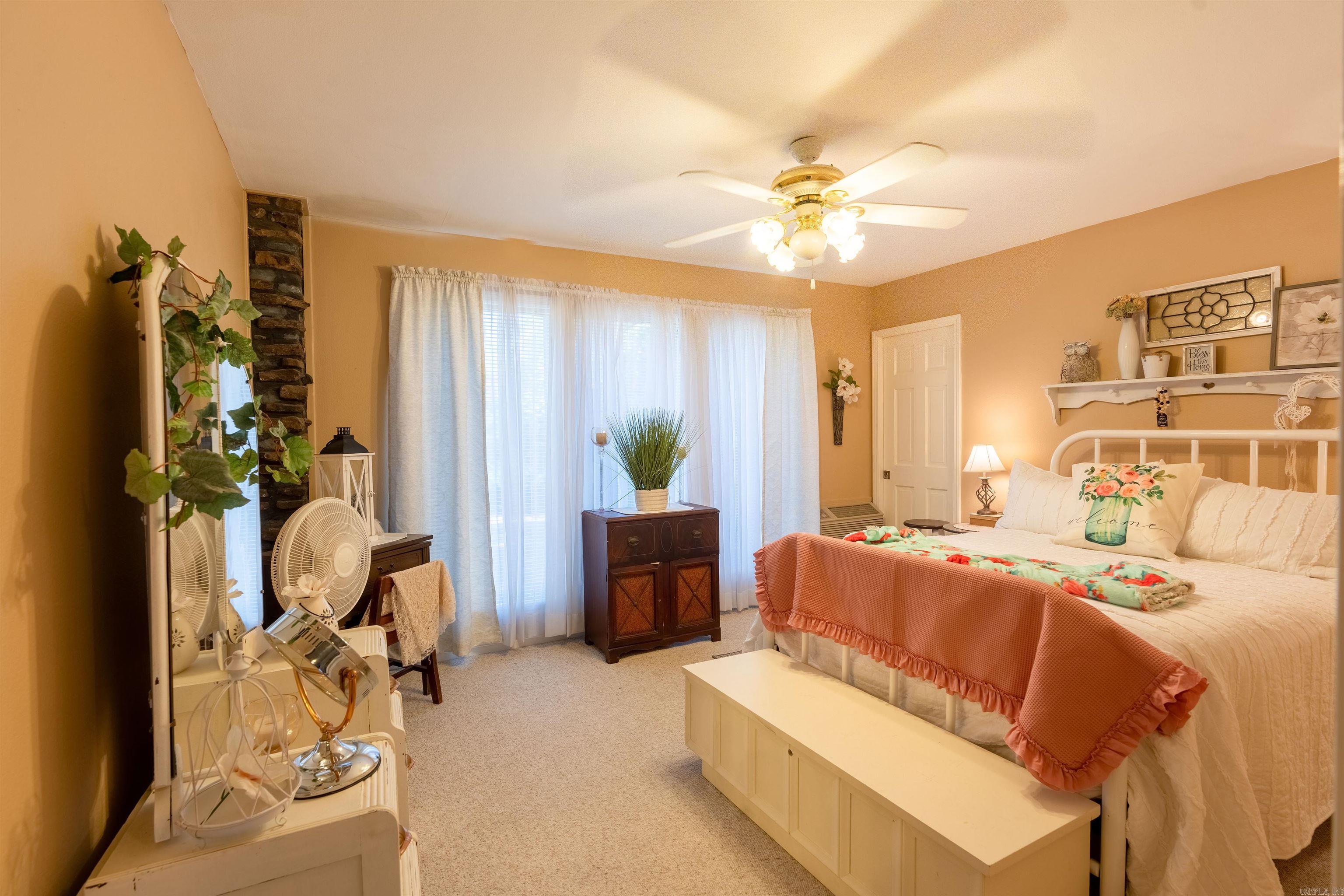 RIVIERA COVE - LAKE - Residential