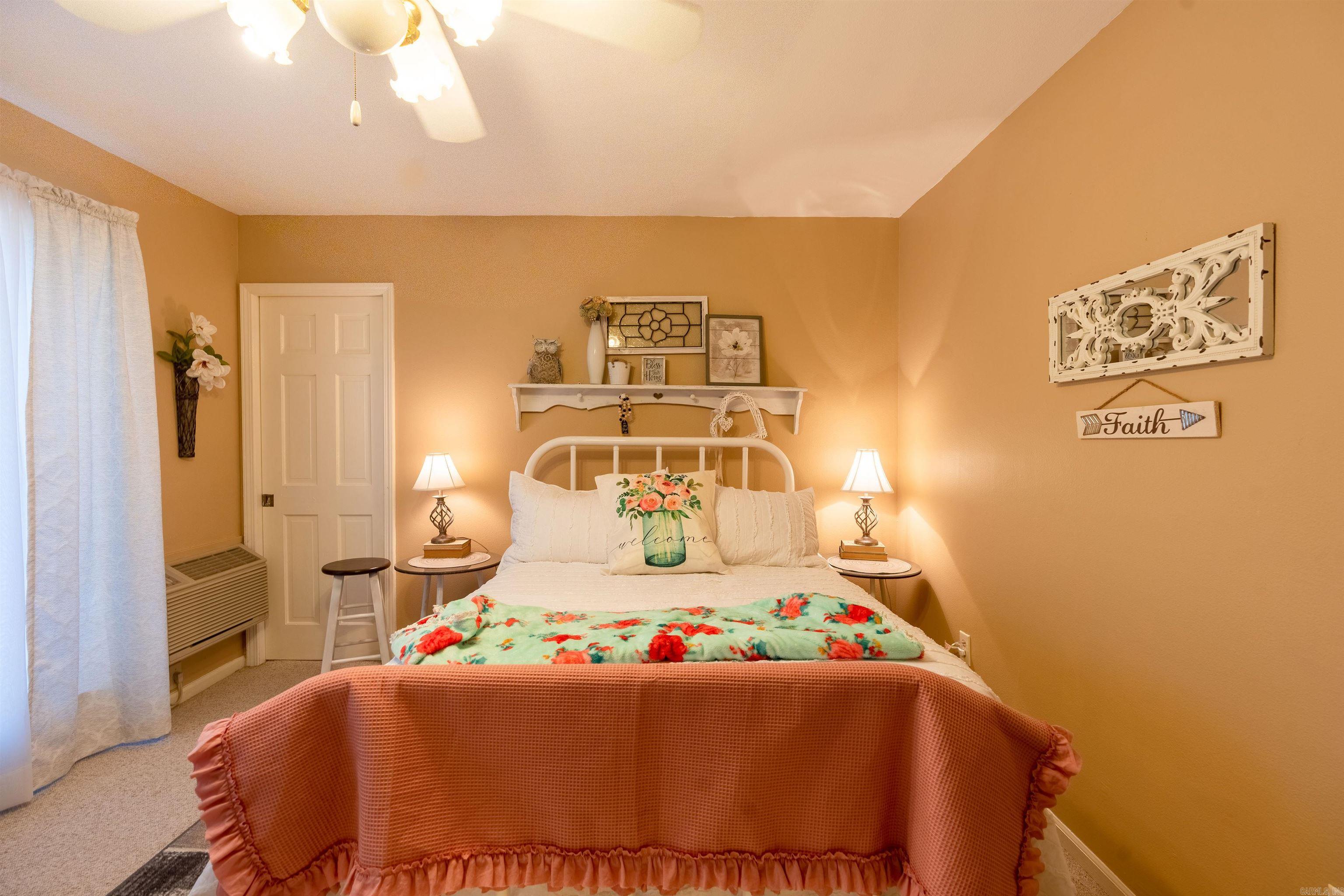 RIVIERA COVE - LAKE - Residential