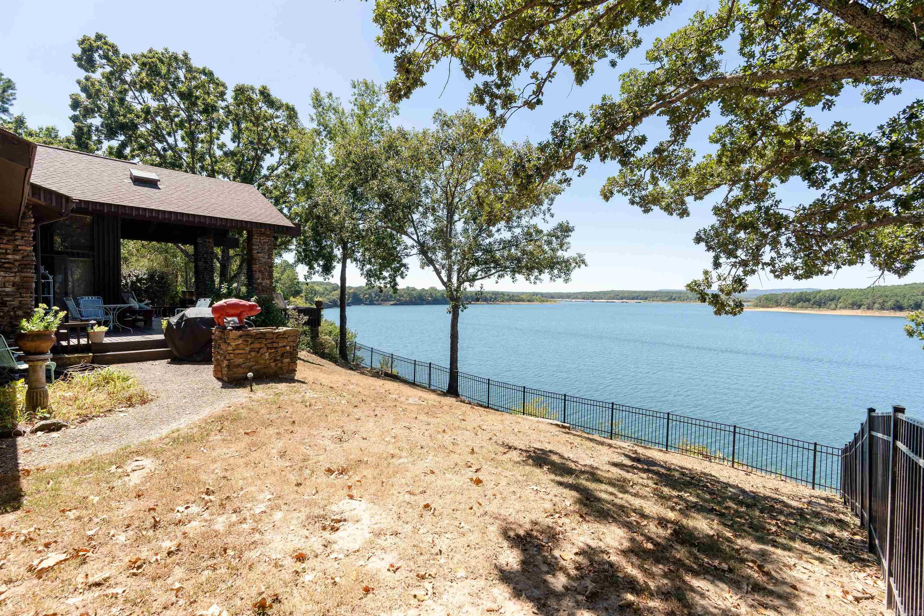 RIVIERA COVE - LAKE - Residential