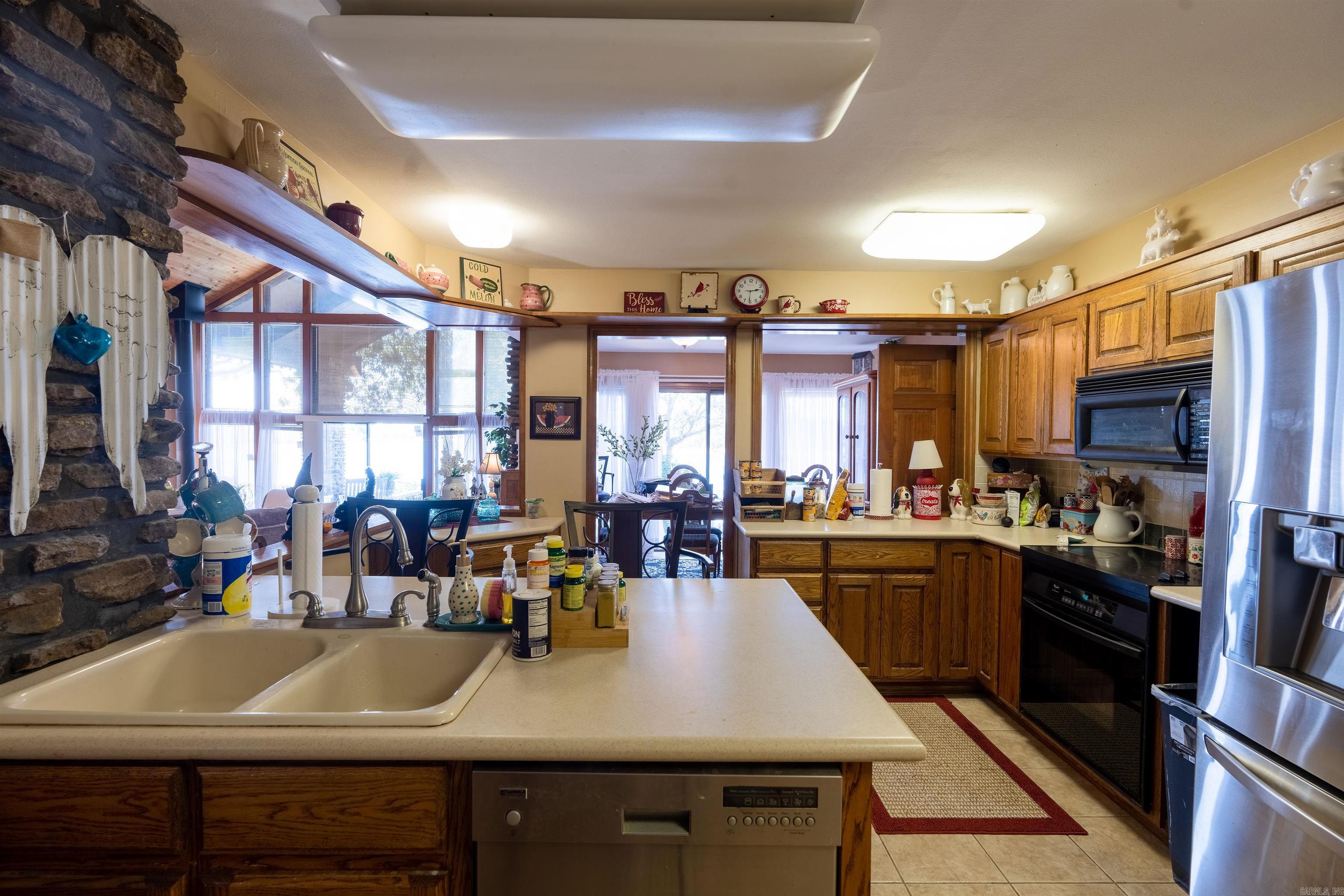 RIVIERA COVE - LAKE - Residential