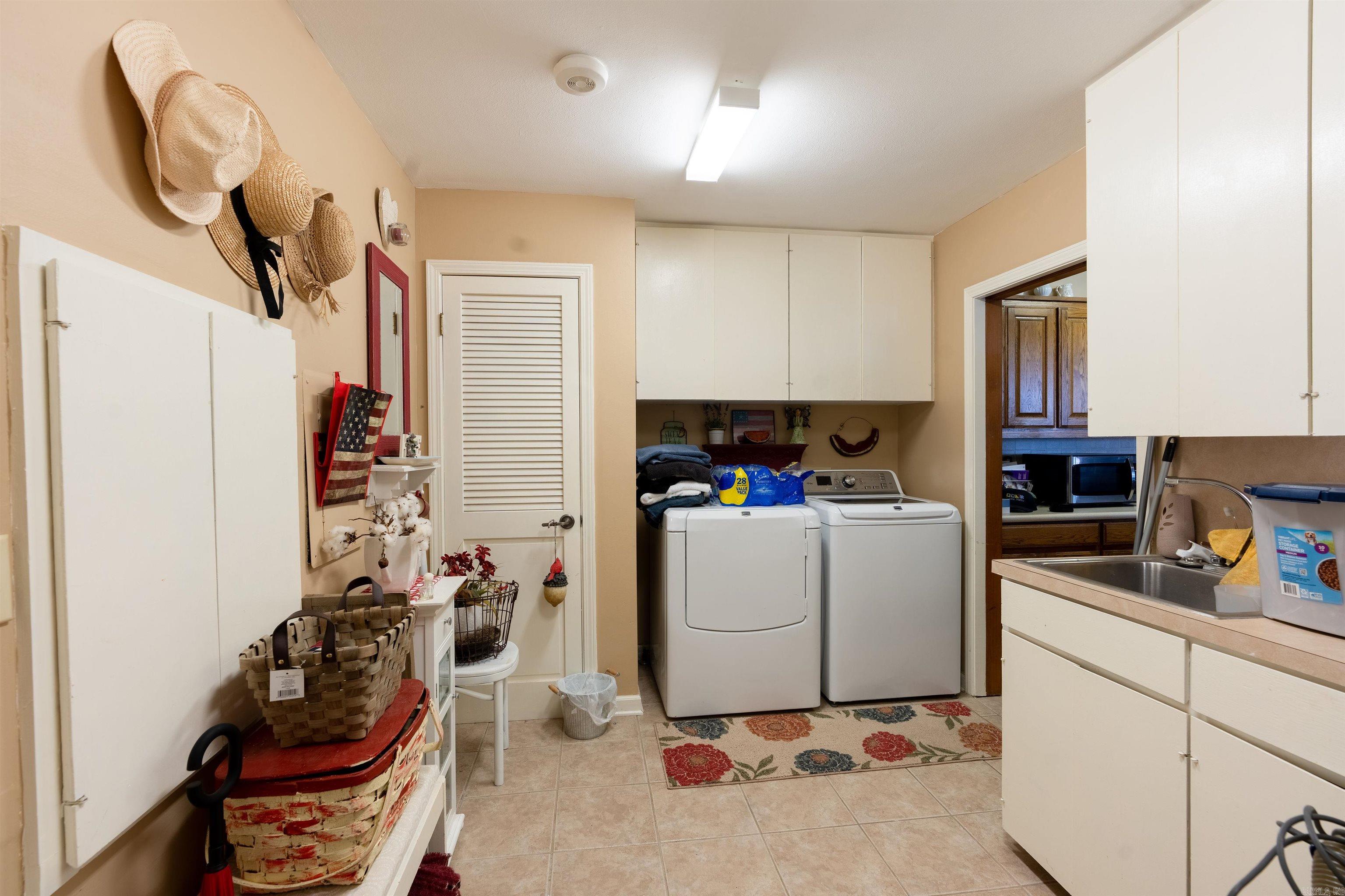 RIVIERA COVE - LAKE - Residential