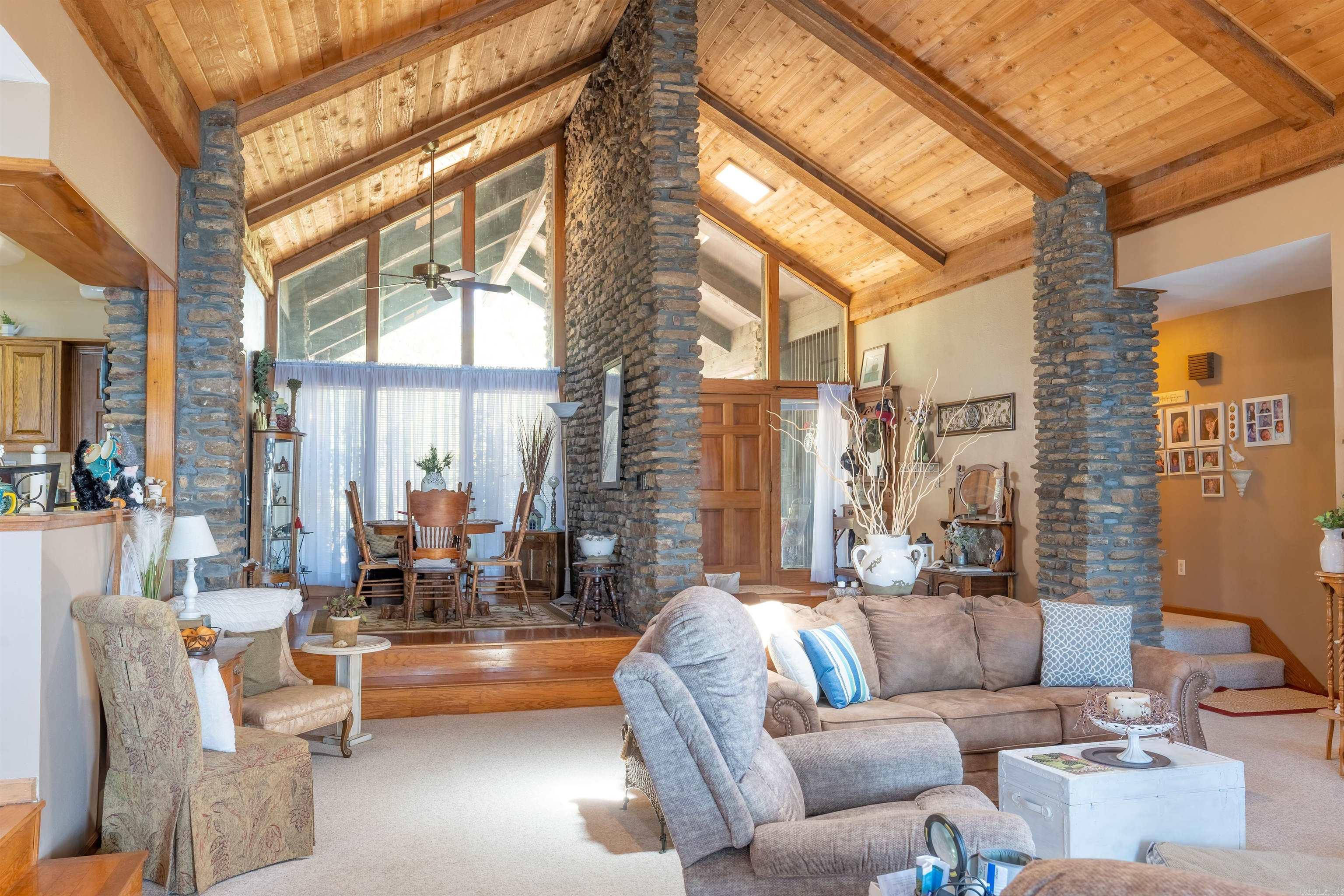 RIVIERA COVE - LAKE - Residential