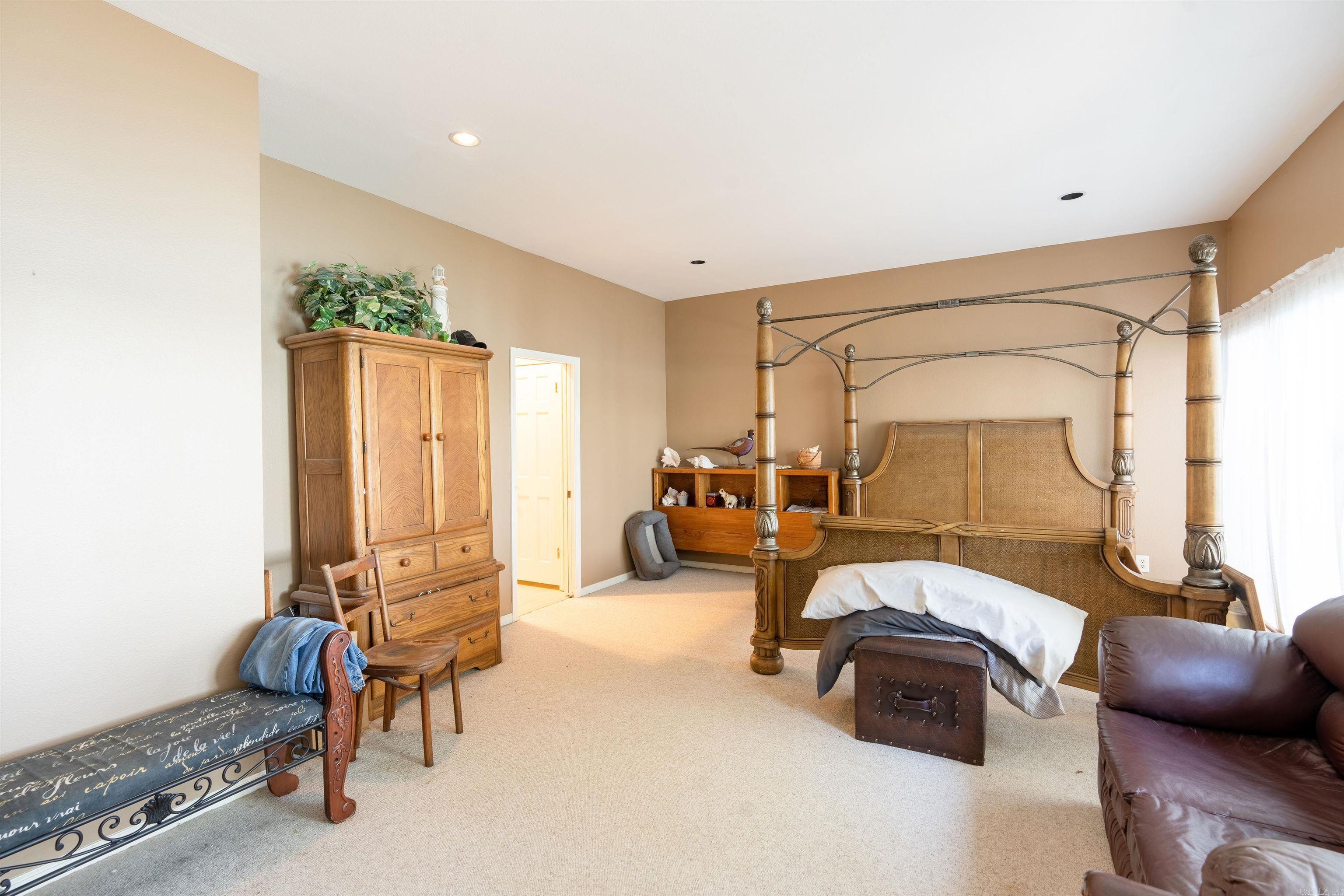 RIVIERA COVE - LAKE - Residential