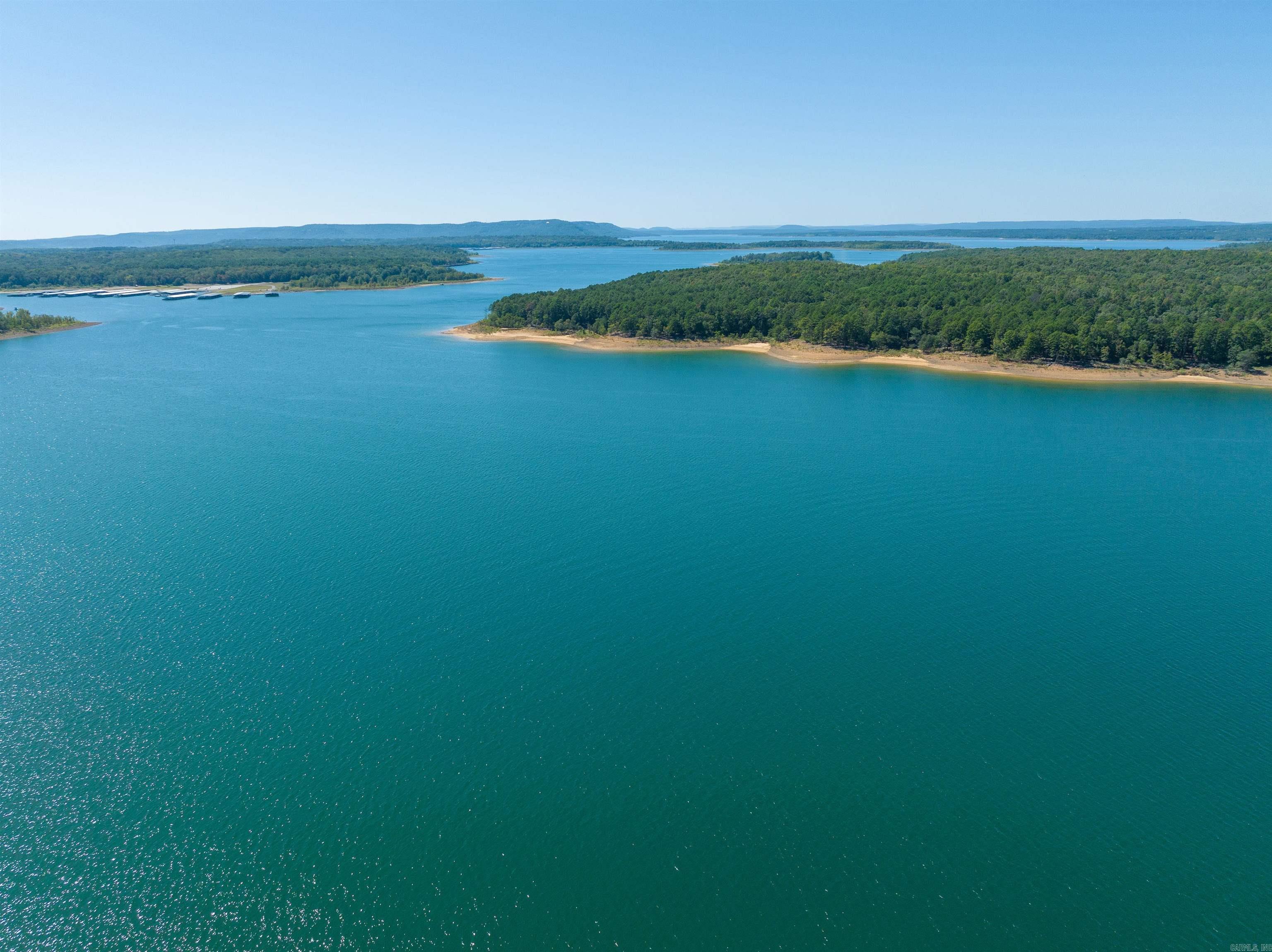 RIVIERA COVE - LAKE - Residential