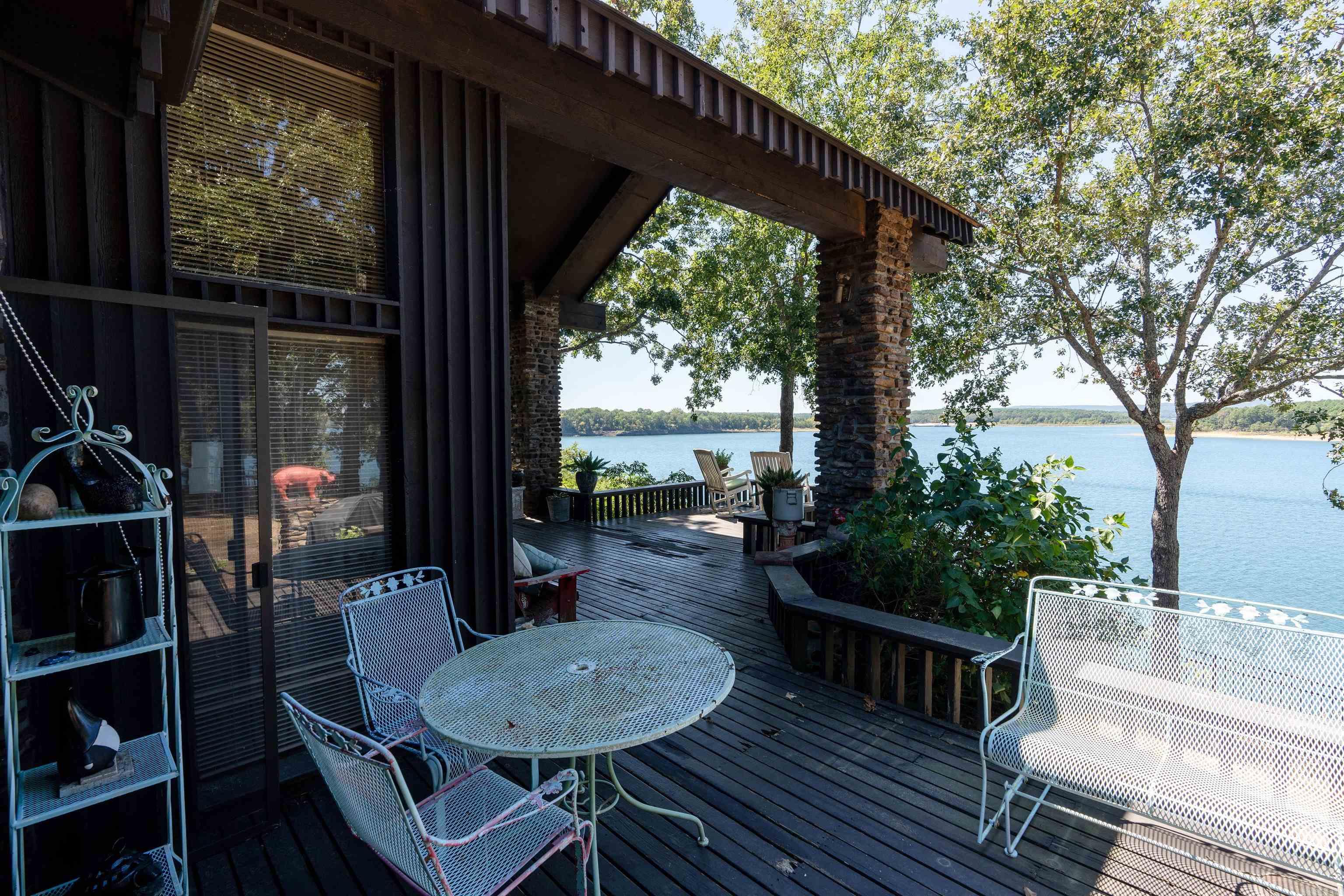 RIVIERA COVE - LAKE - Residential