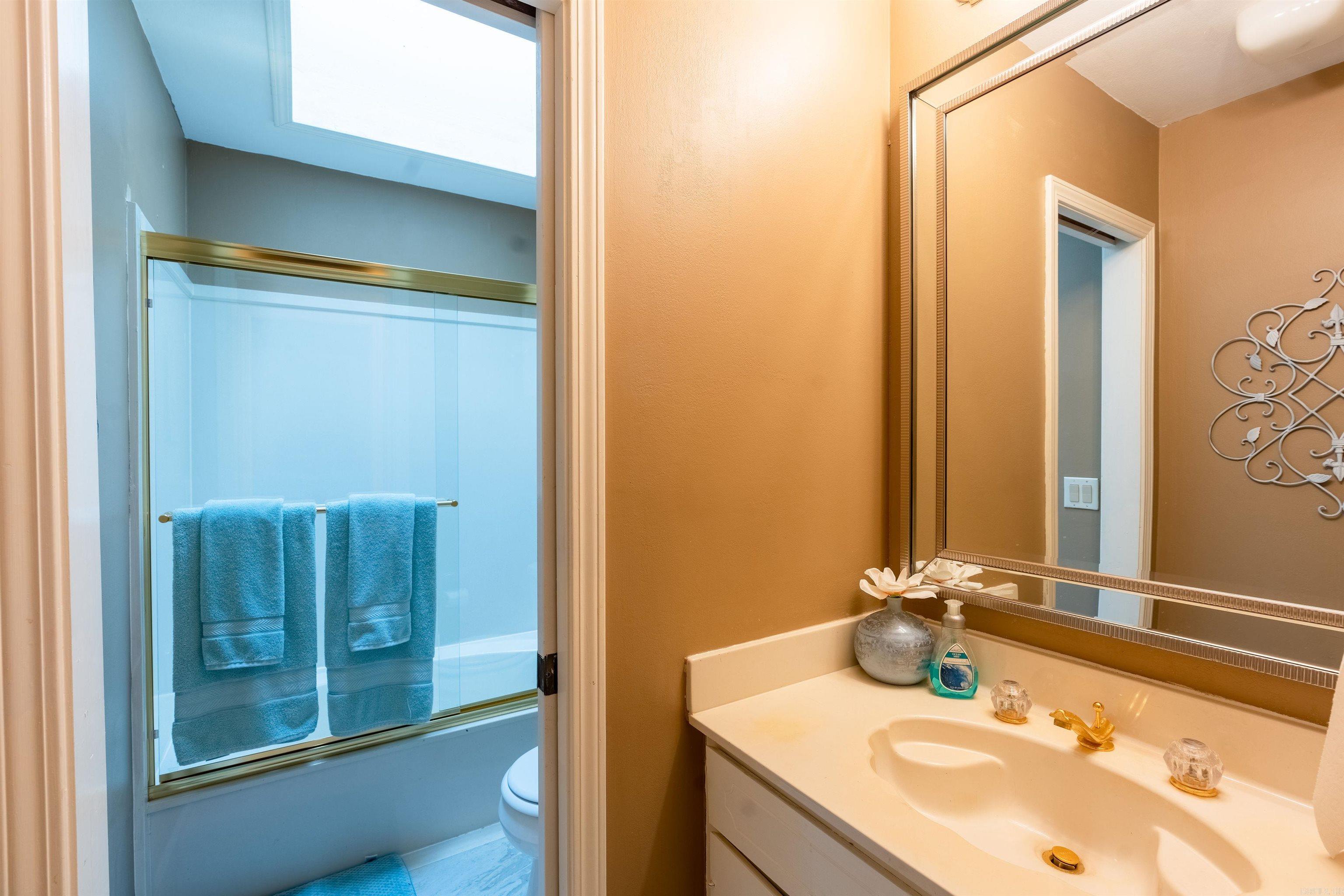 RIVIERA COVE - LAKE - Residential