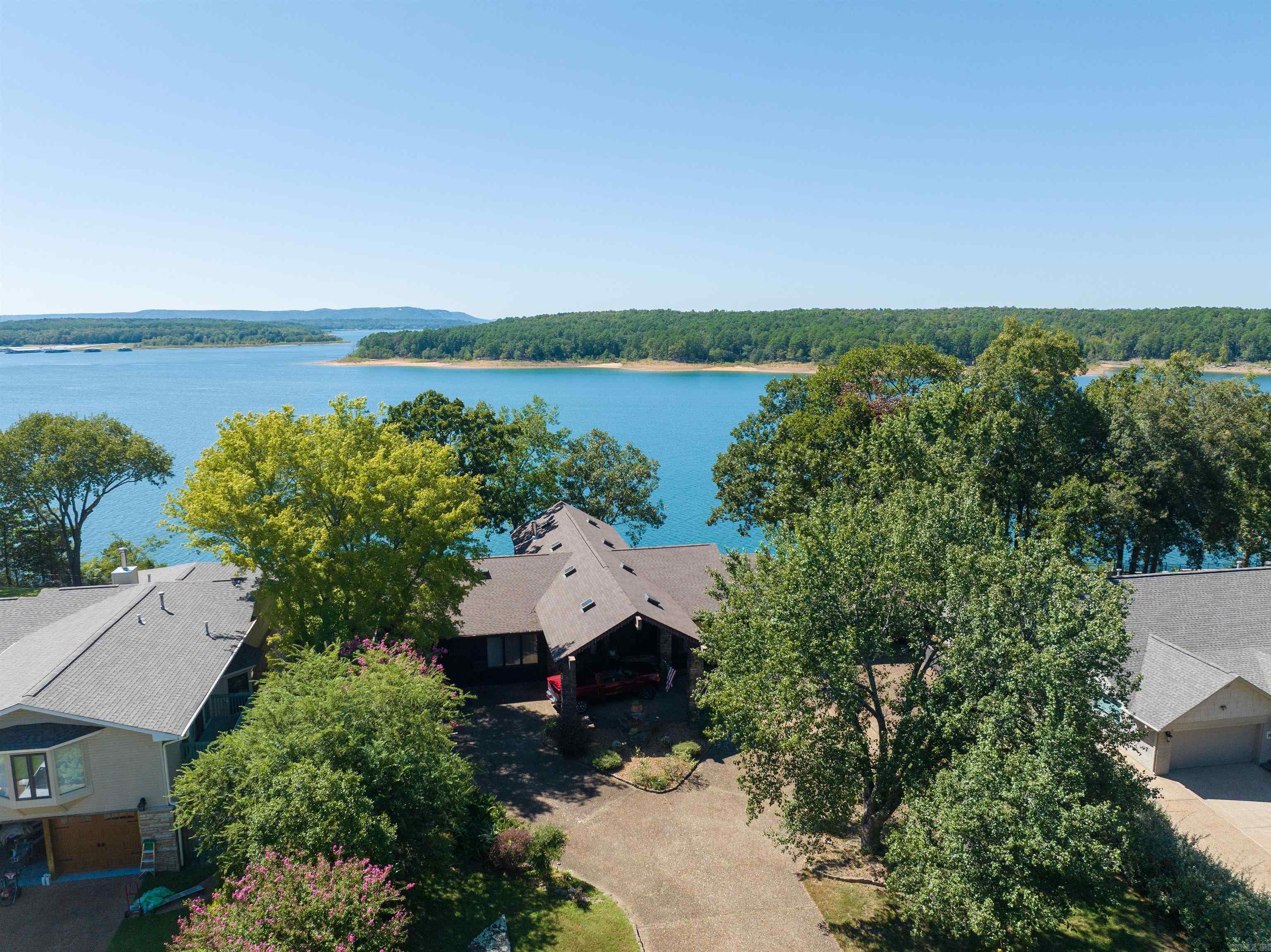 RIVIERA COVE - LAKE - Residential