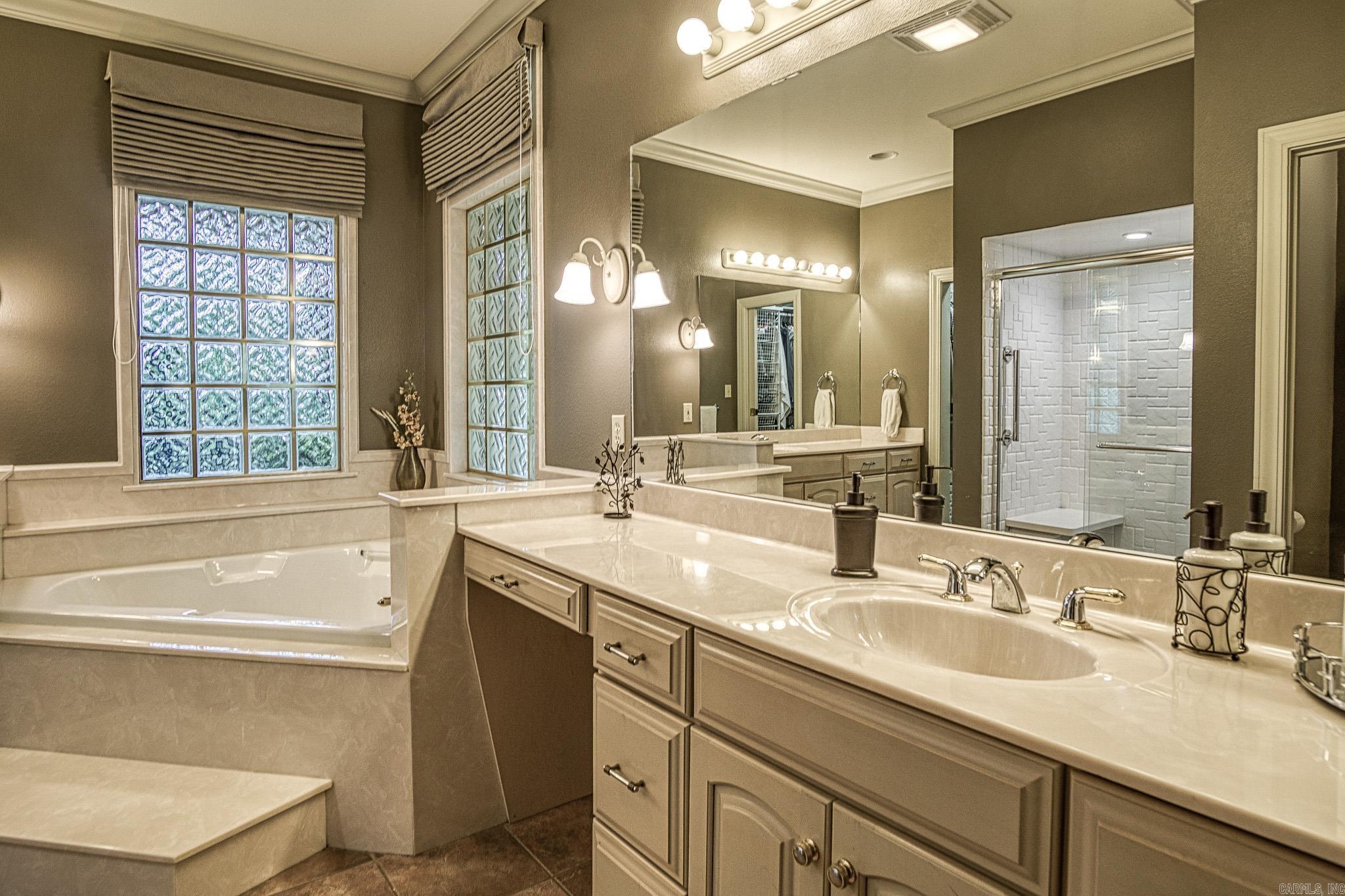 MEADOW-WOOD - Residential