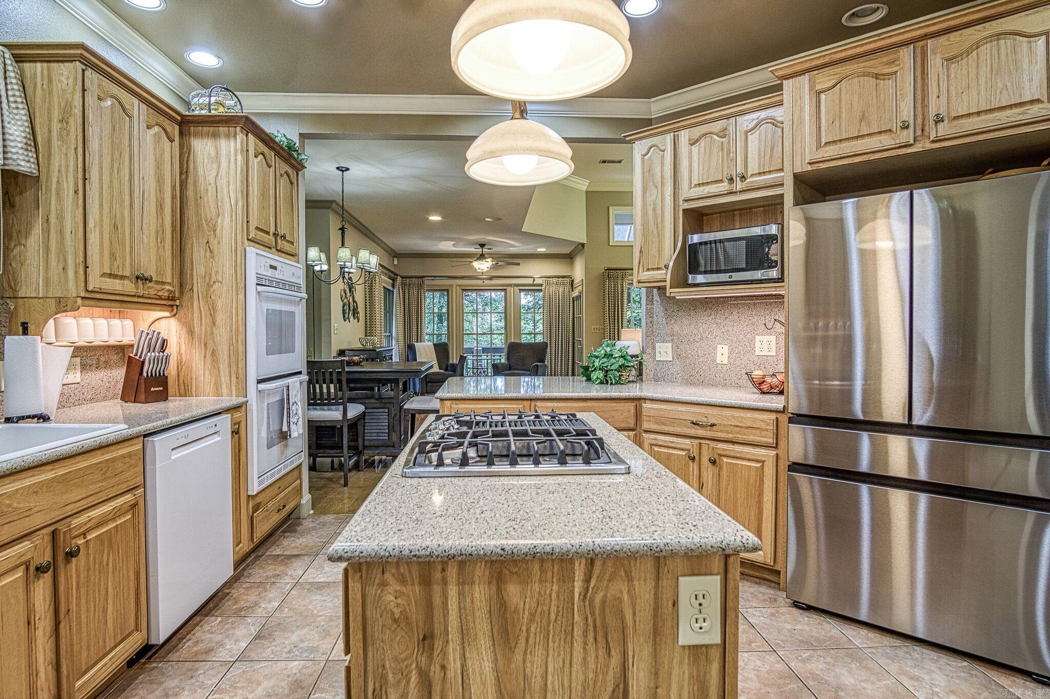 MEADOW-WOOD - Residential