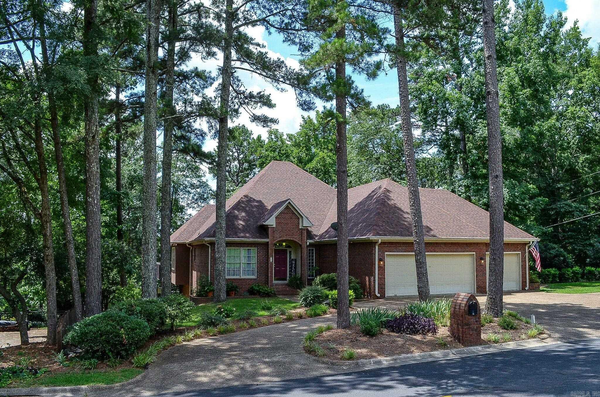 MEADOW-WOOD - Residential