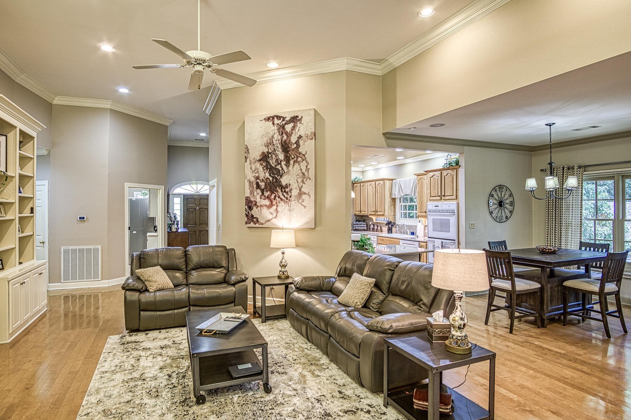 MEADOW-WOOD - Residential