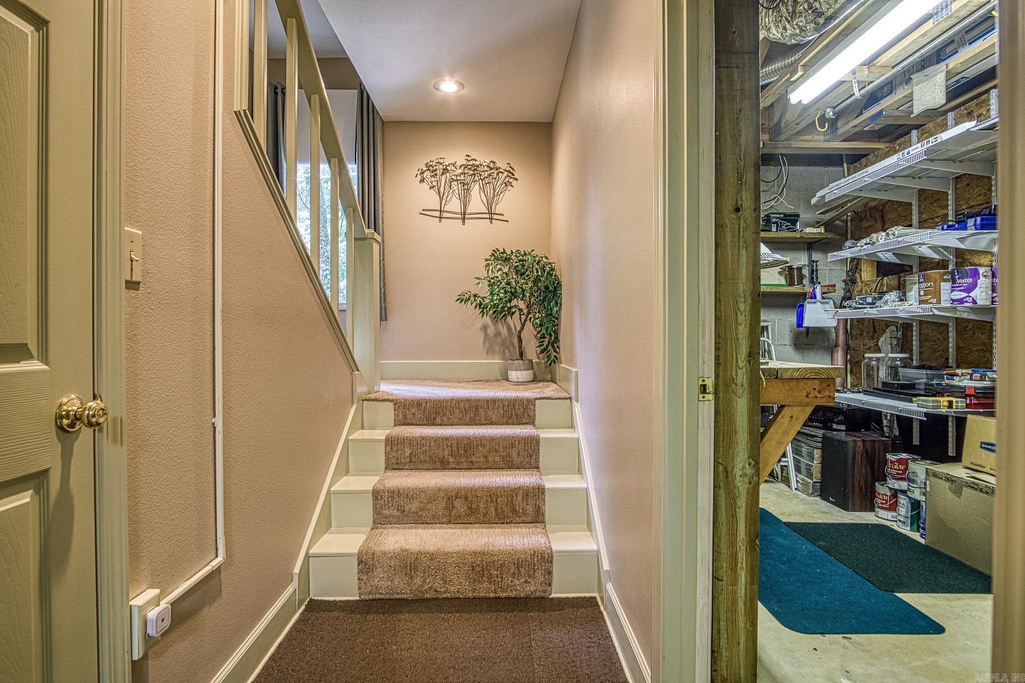 MEADOW-WOOD - Residential