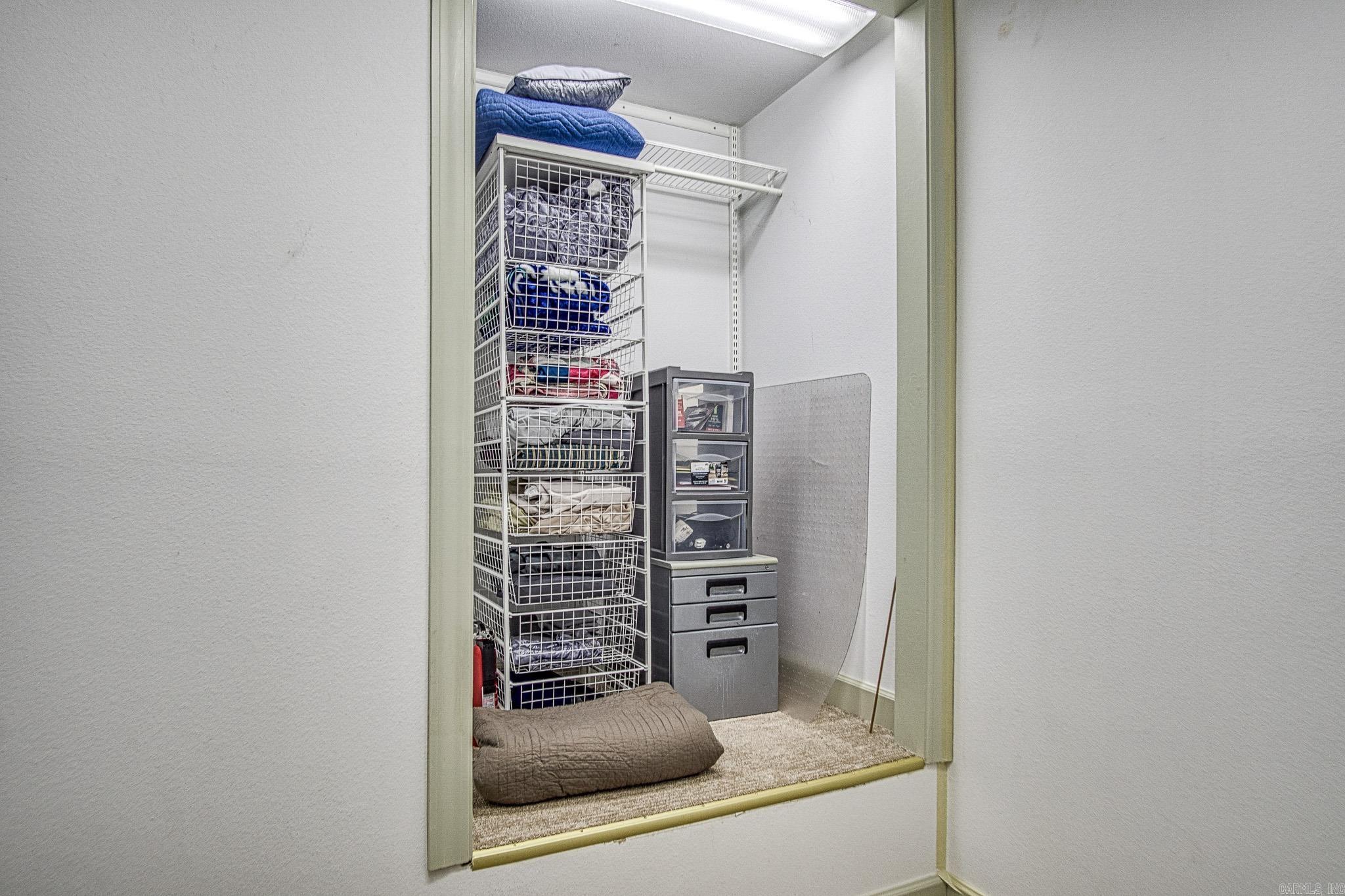 MEADOW-WOOD - Residential