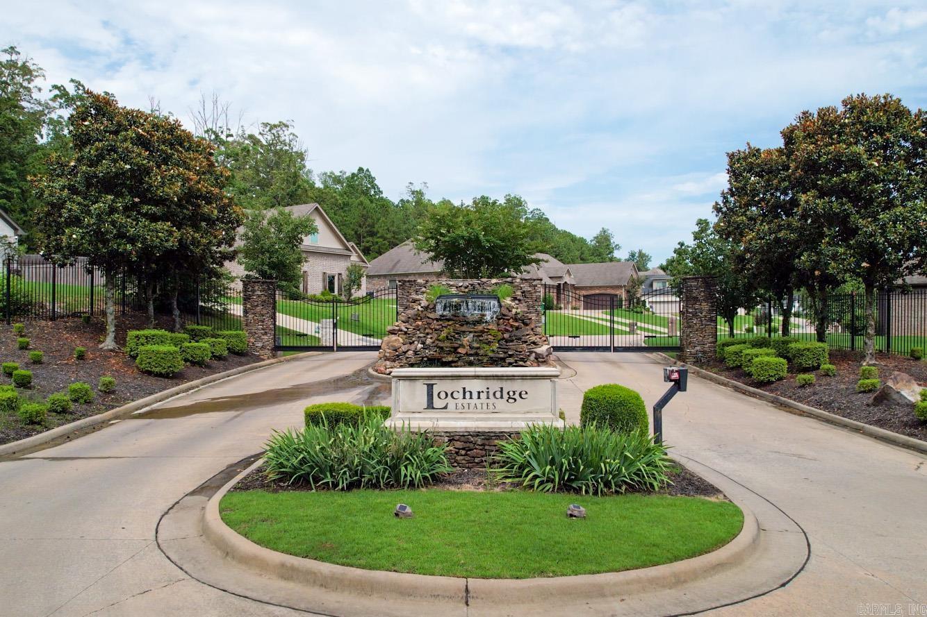 LOCHRIDGE ESTATES - Residential