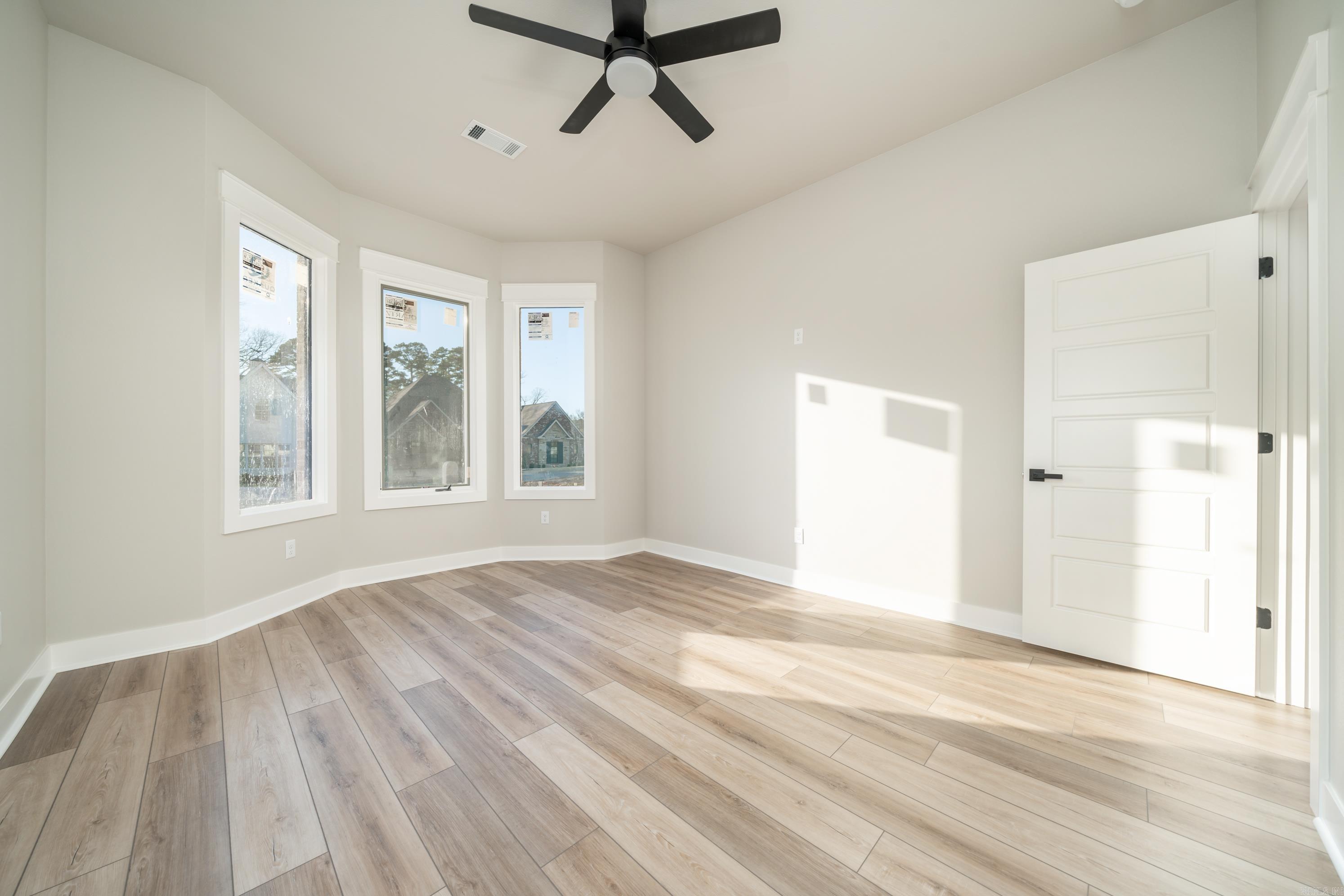 ARLINGTON PARK - Residential