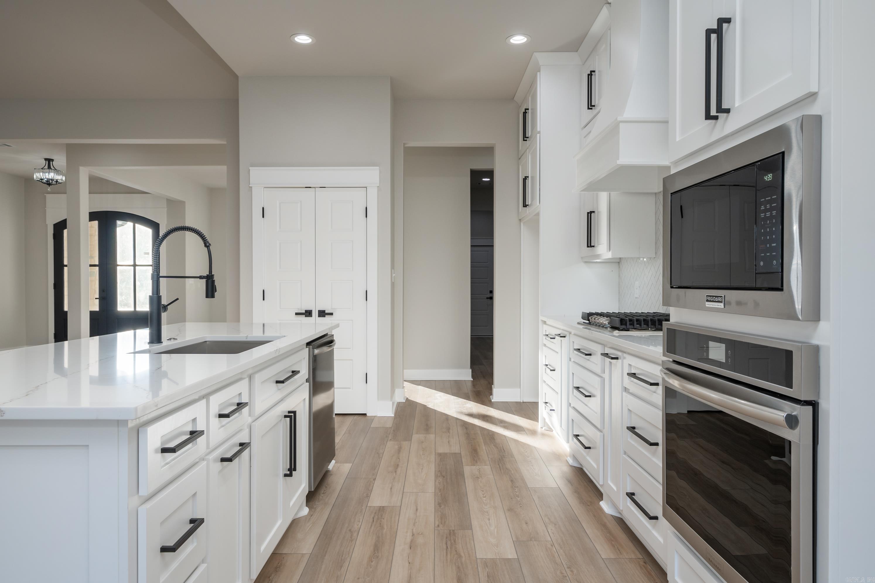 ARLINGTON PARK - Residential