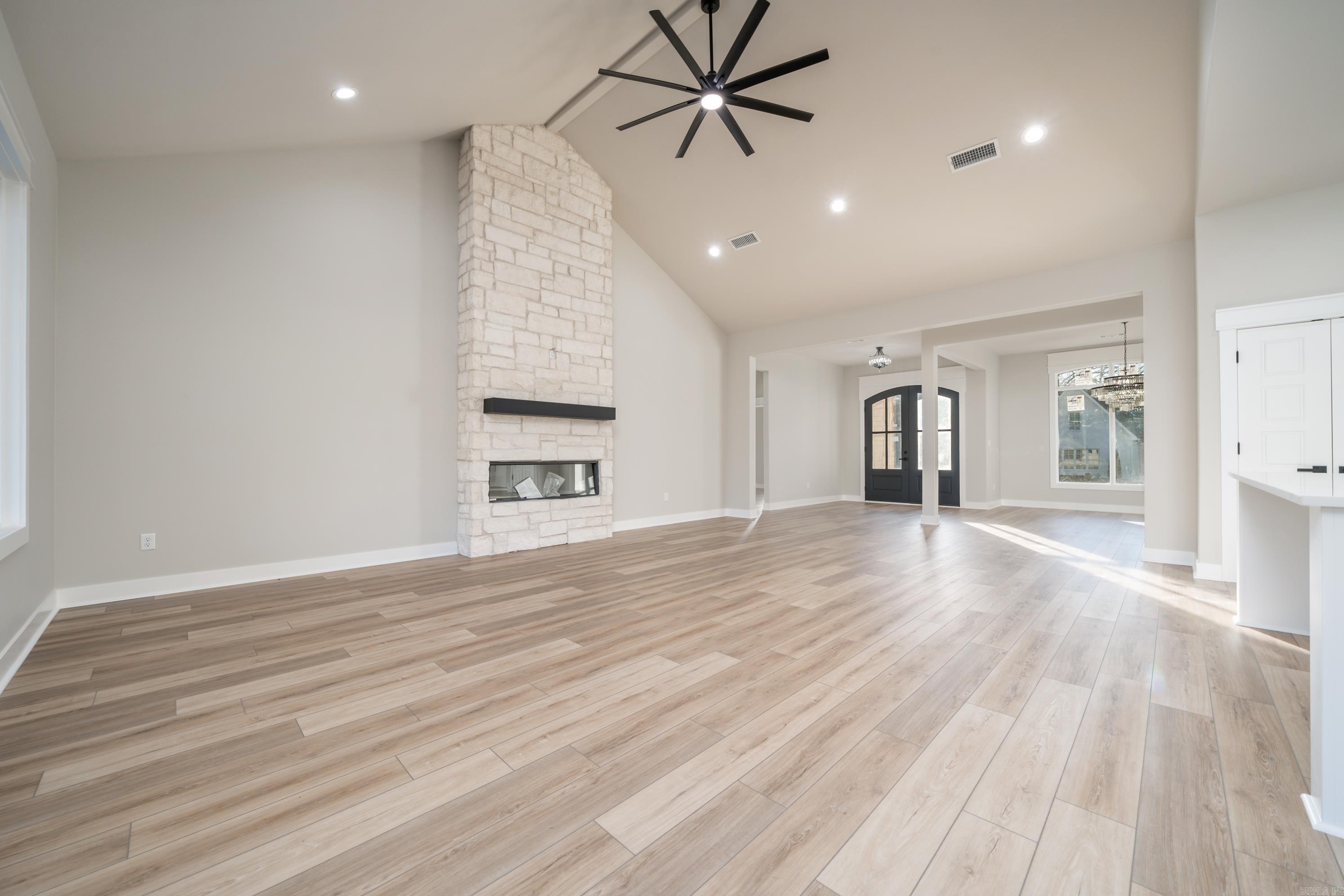 ARLINGTON PARK - Residential