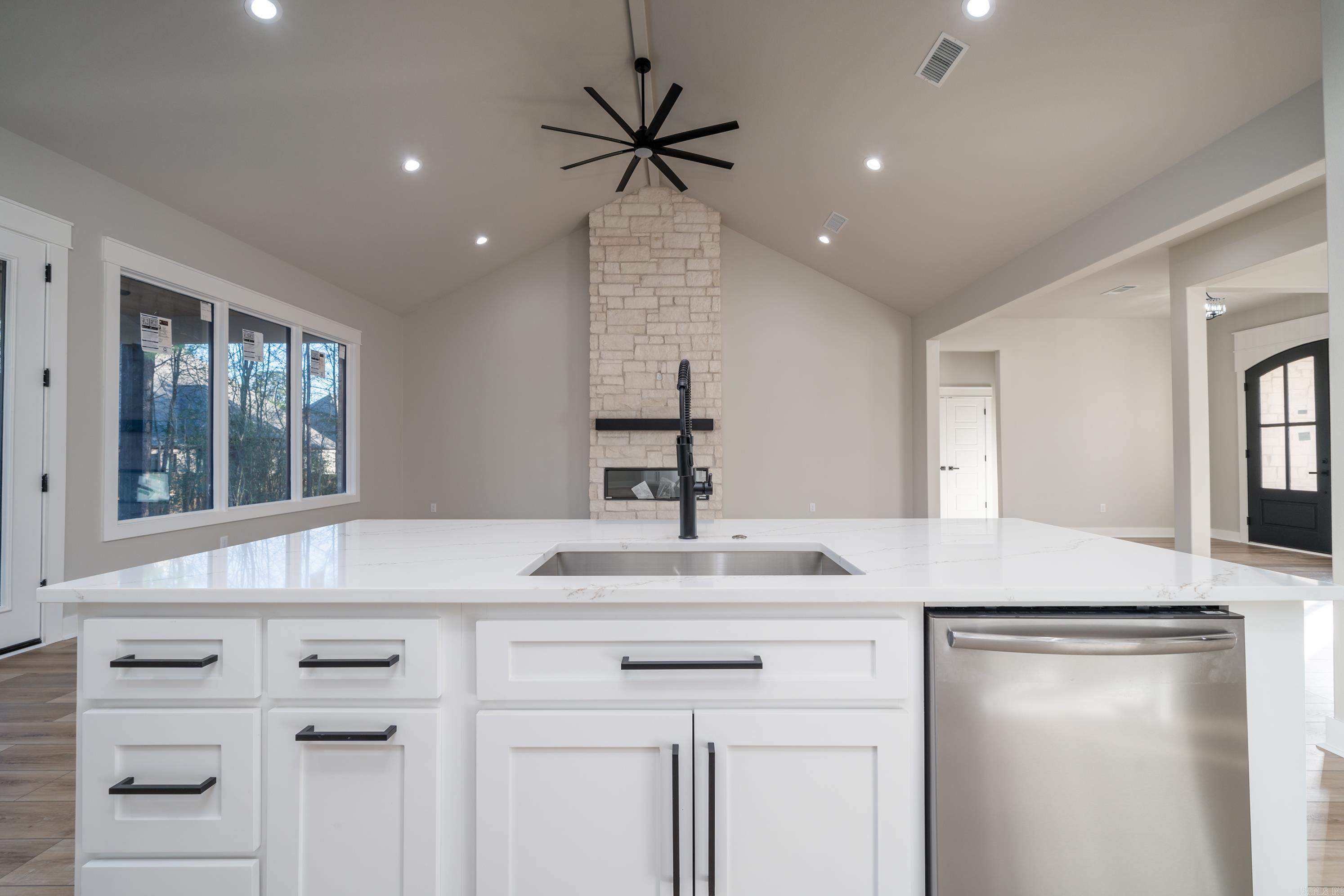 ARLINGTON PARK - Residential