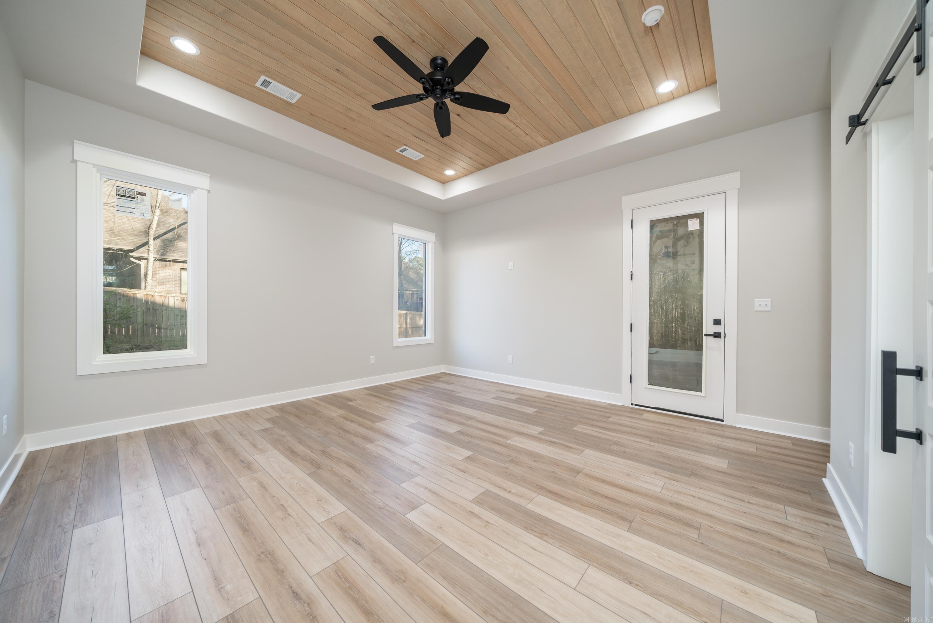 ARLINGTON PARK - Residential