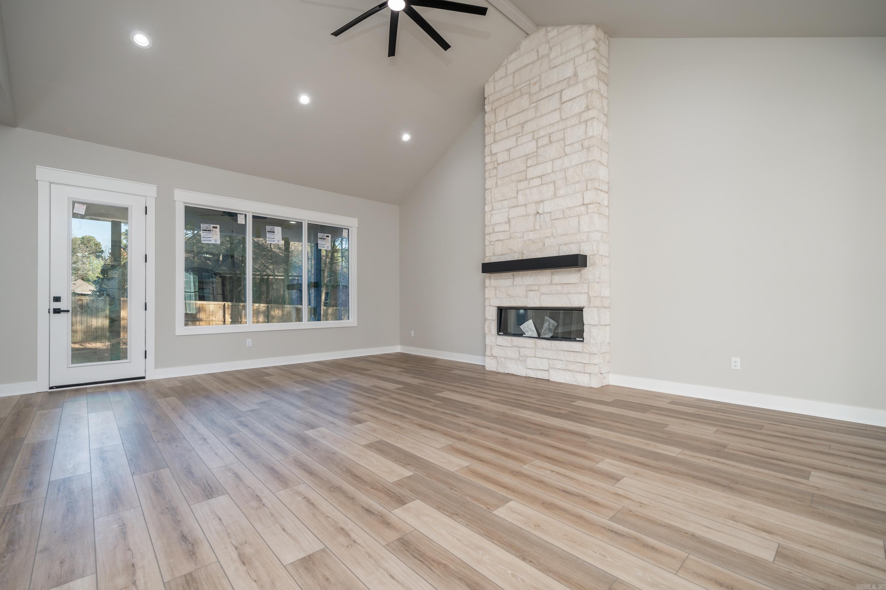 ARLINGTON PARK - Residential