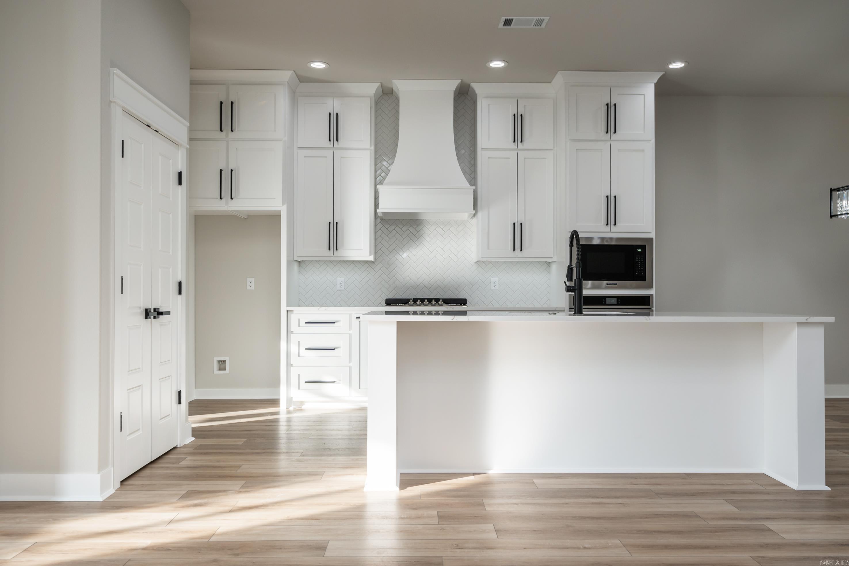 ARLINGTON PARK - Residential