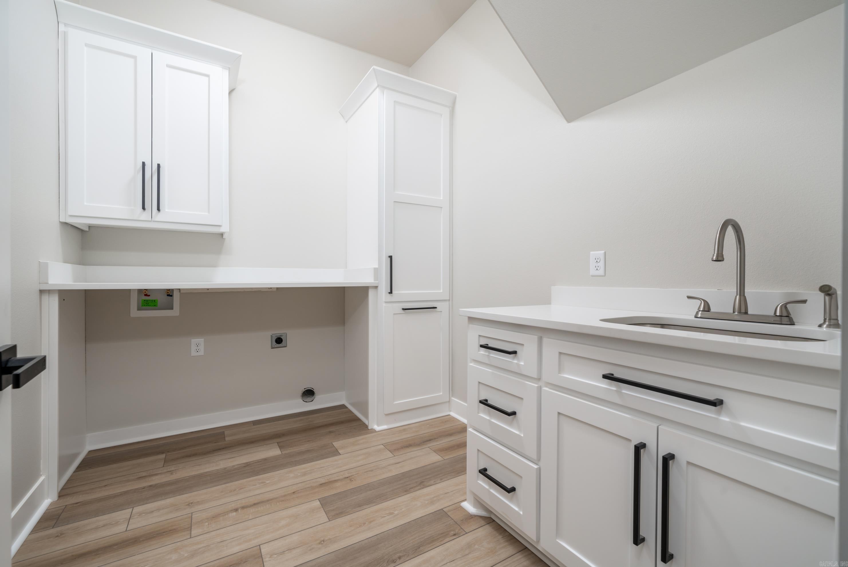 ARLINGTON PARK - Residential