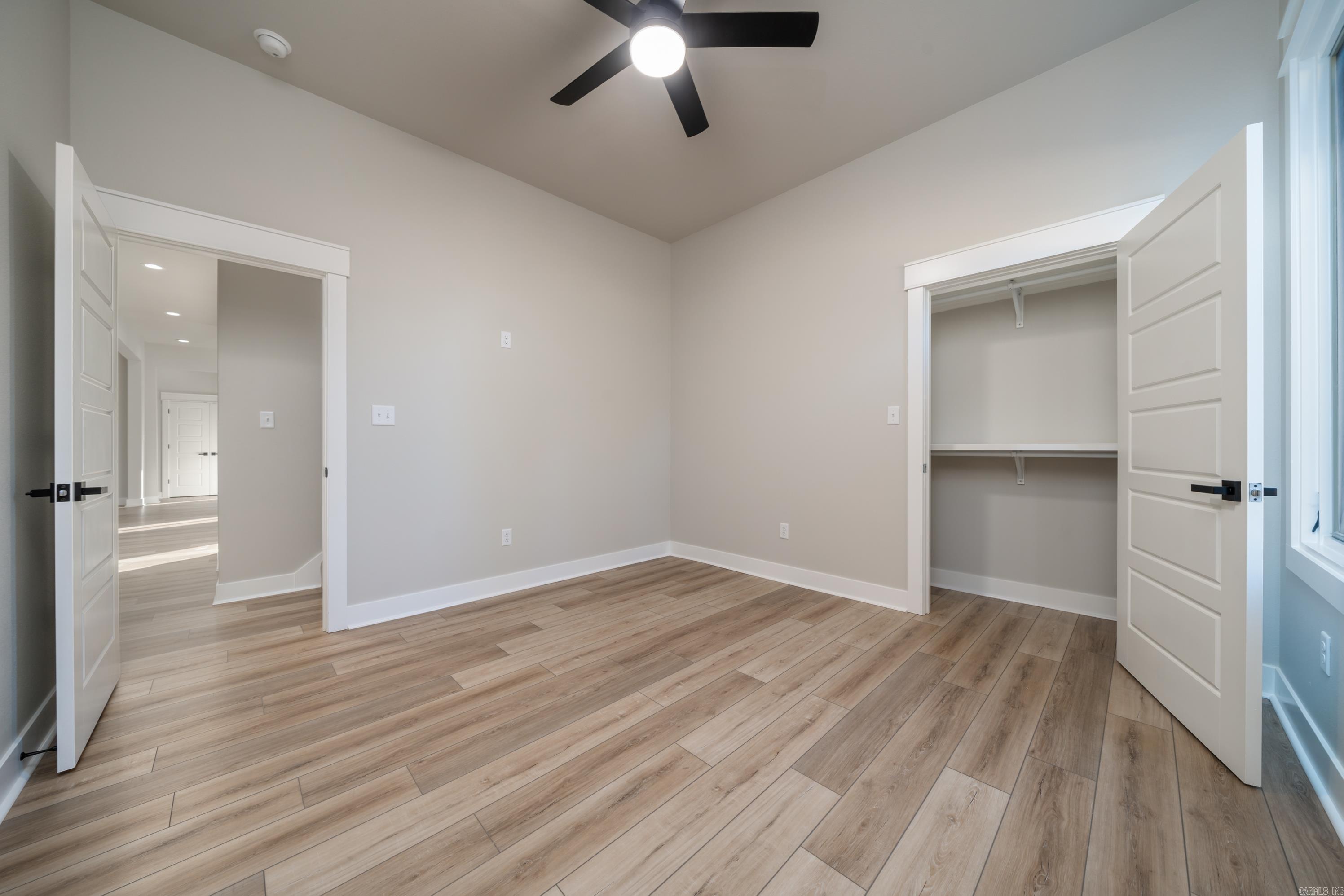 ARLINGTON PARK - Residential