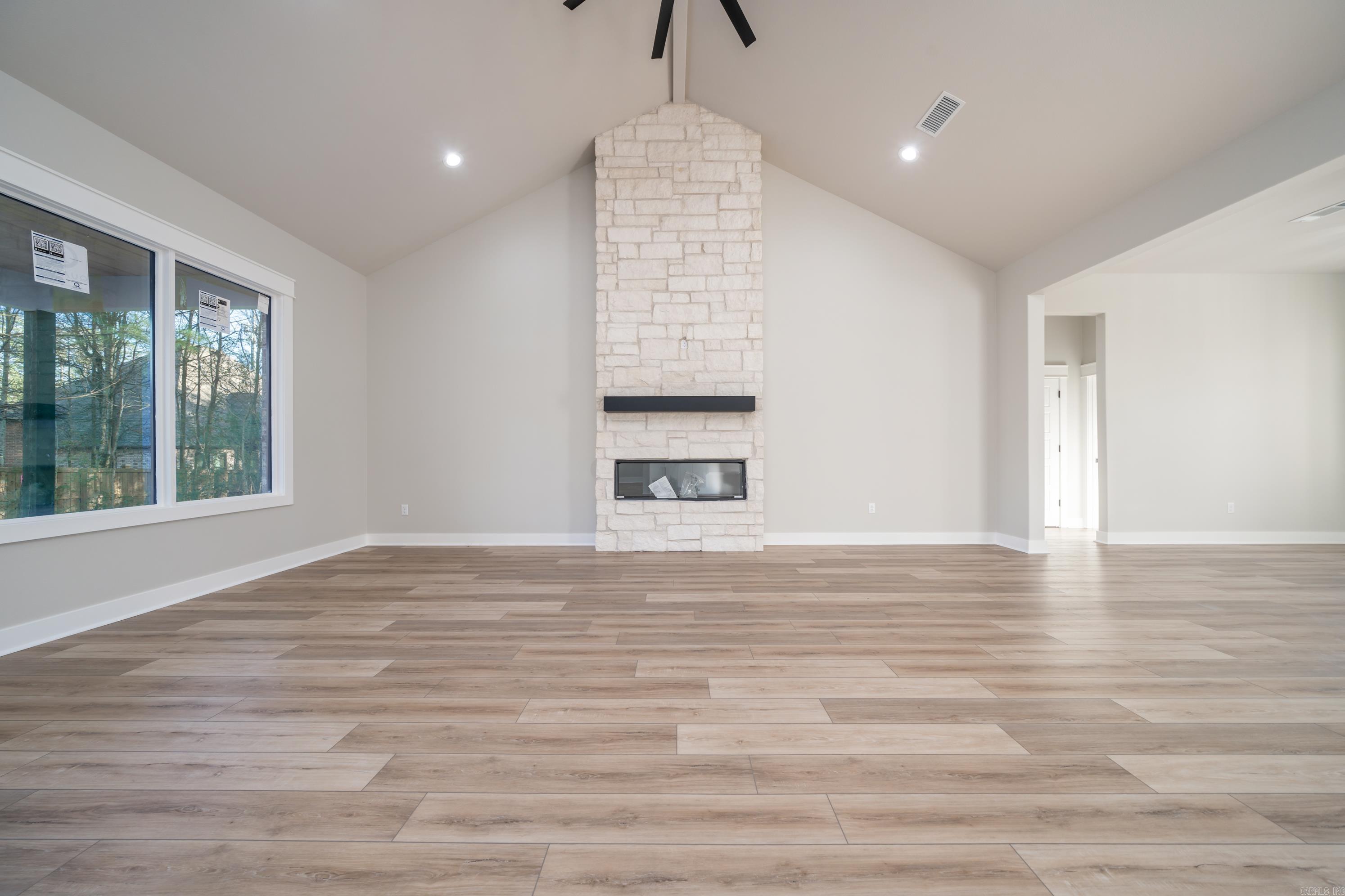 ARLINGTON PARK - Residential