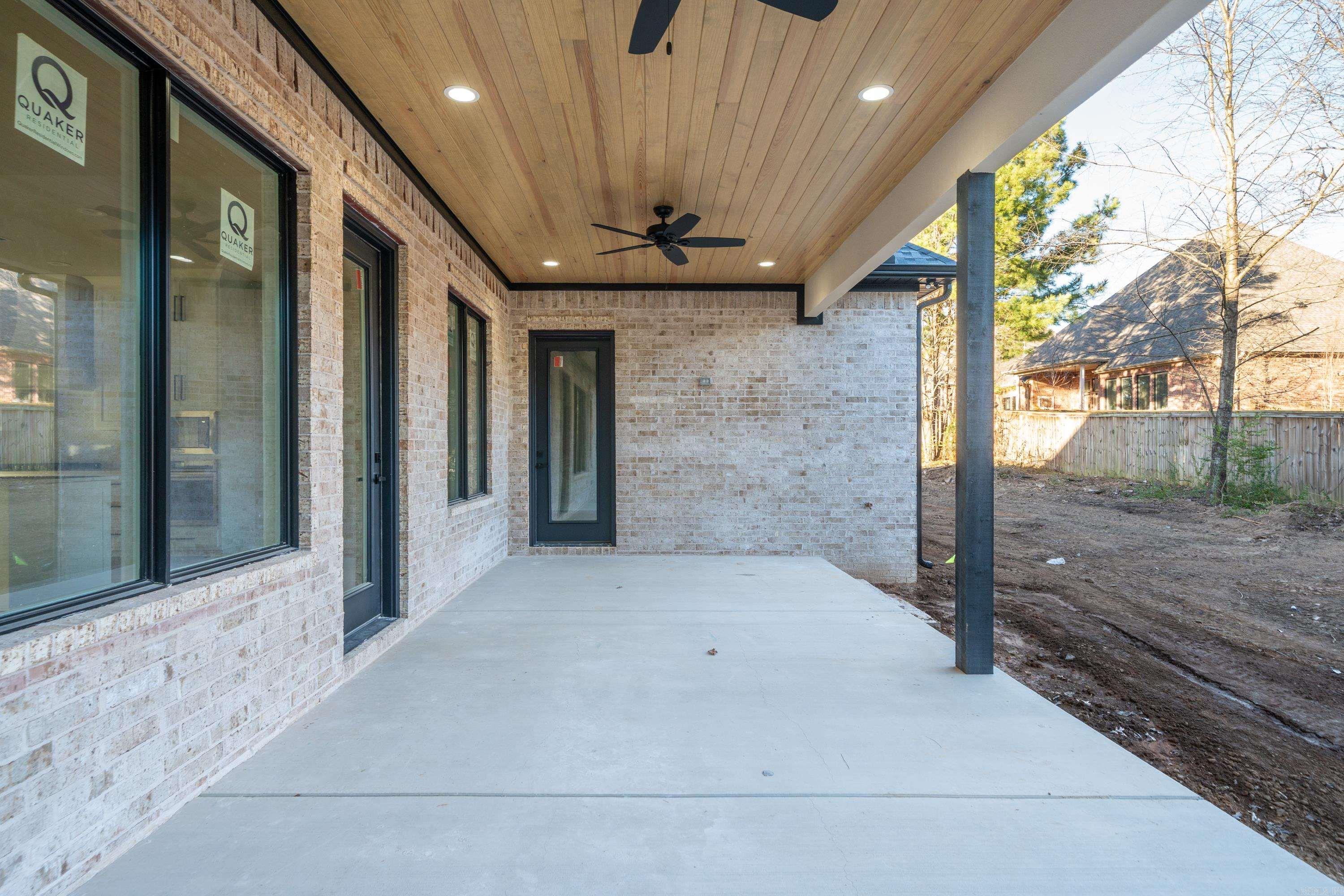 ARLINGTON PARK - Residential