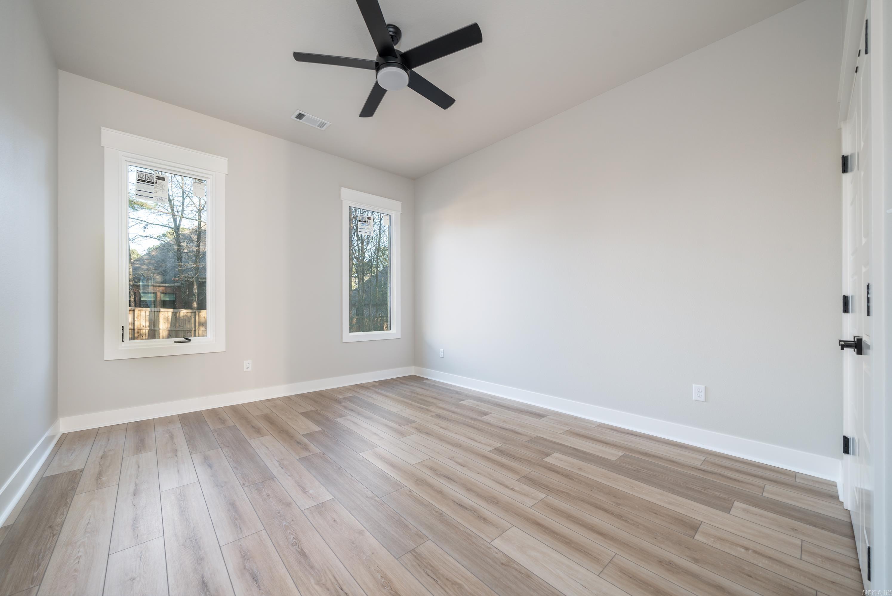 ARLINGTON PARK - Residential