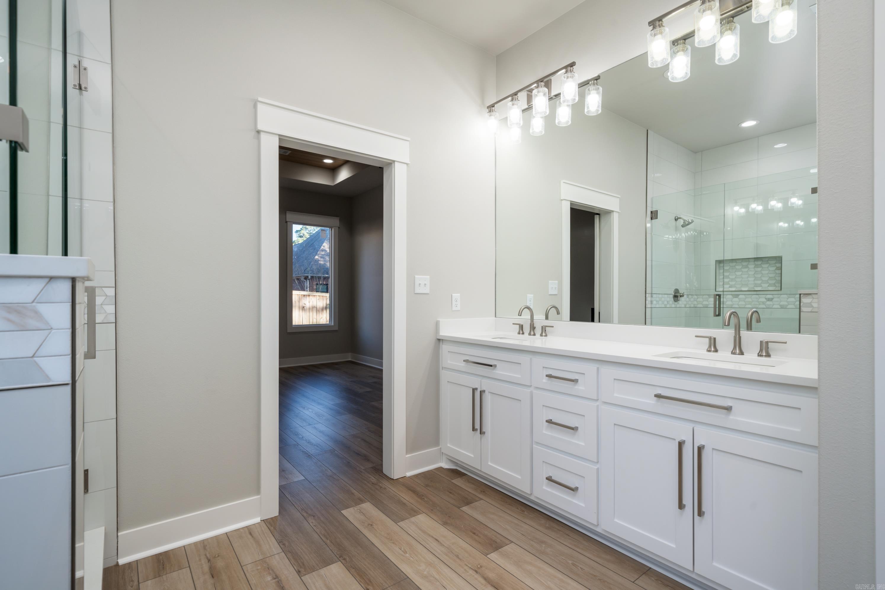 ARLINGTON PARK - Residential