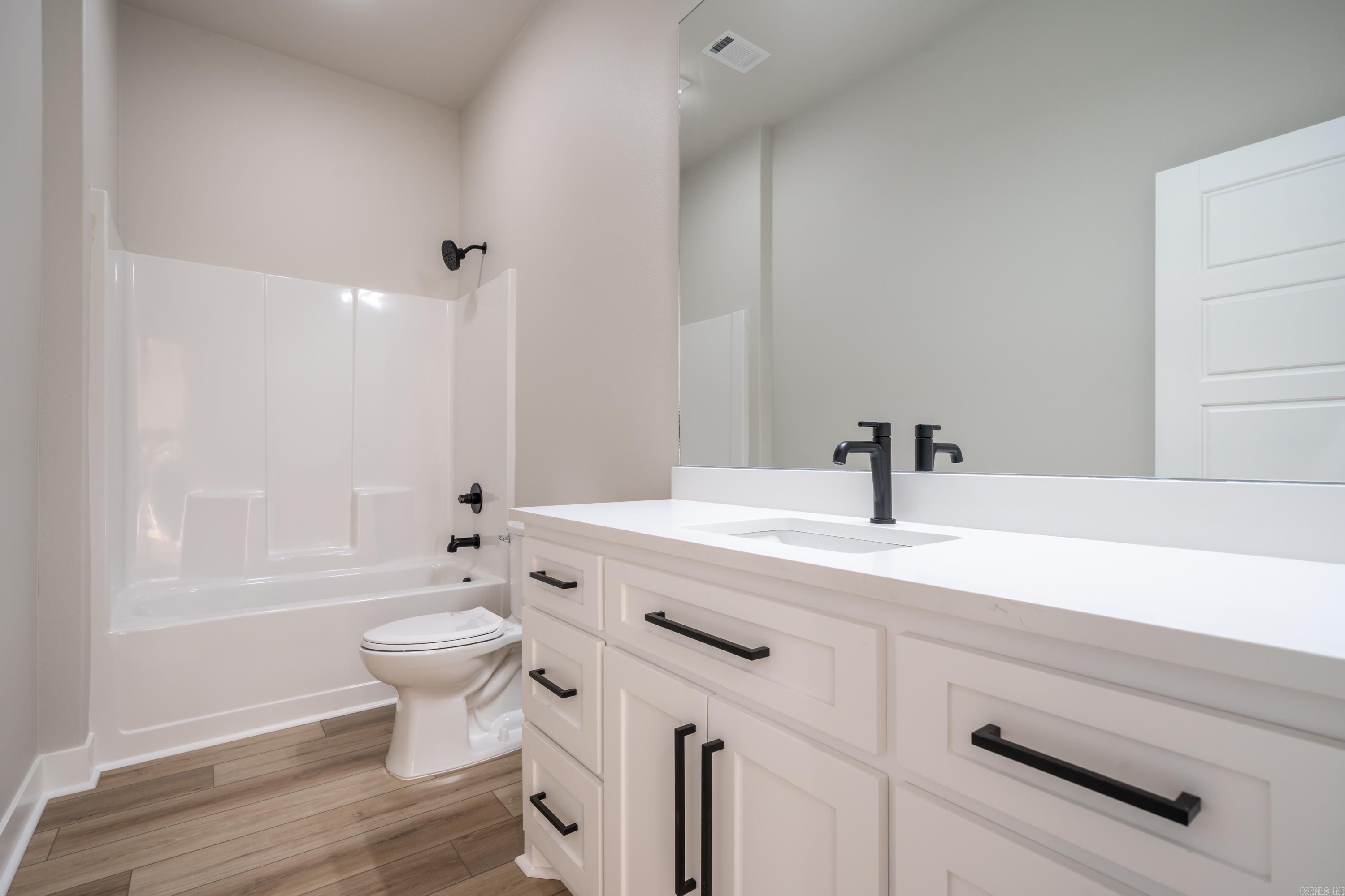 ARLINGTON PARK - Residential