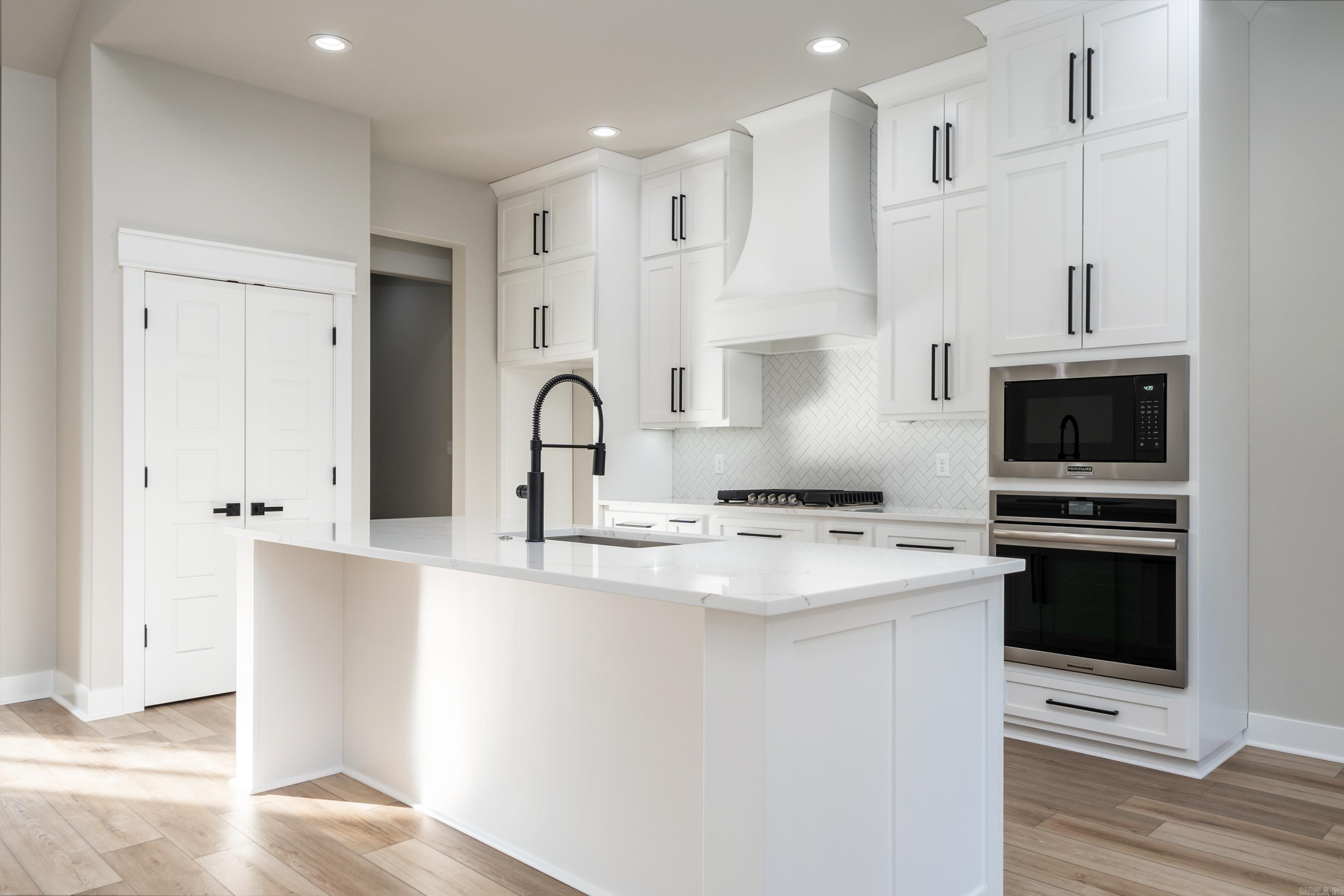 ARLINGTON PARK - Residential