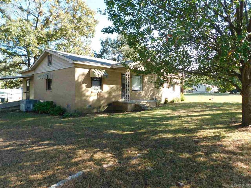 Spacious 3 bedroom, 2 bath home with a den/office/playroom, nicely painted. Separate living & dining room, furnished kitchen includes gas range, refrigerator w/ice maker, dishwasher, disposal & W/D hookups. Plenty of storage, HVAC, ceiling fans, large outside storage on a huge corner lot with great location. Call Marshall Peters & Associates 501-414-8340